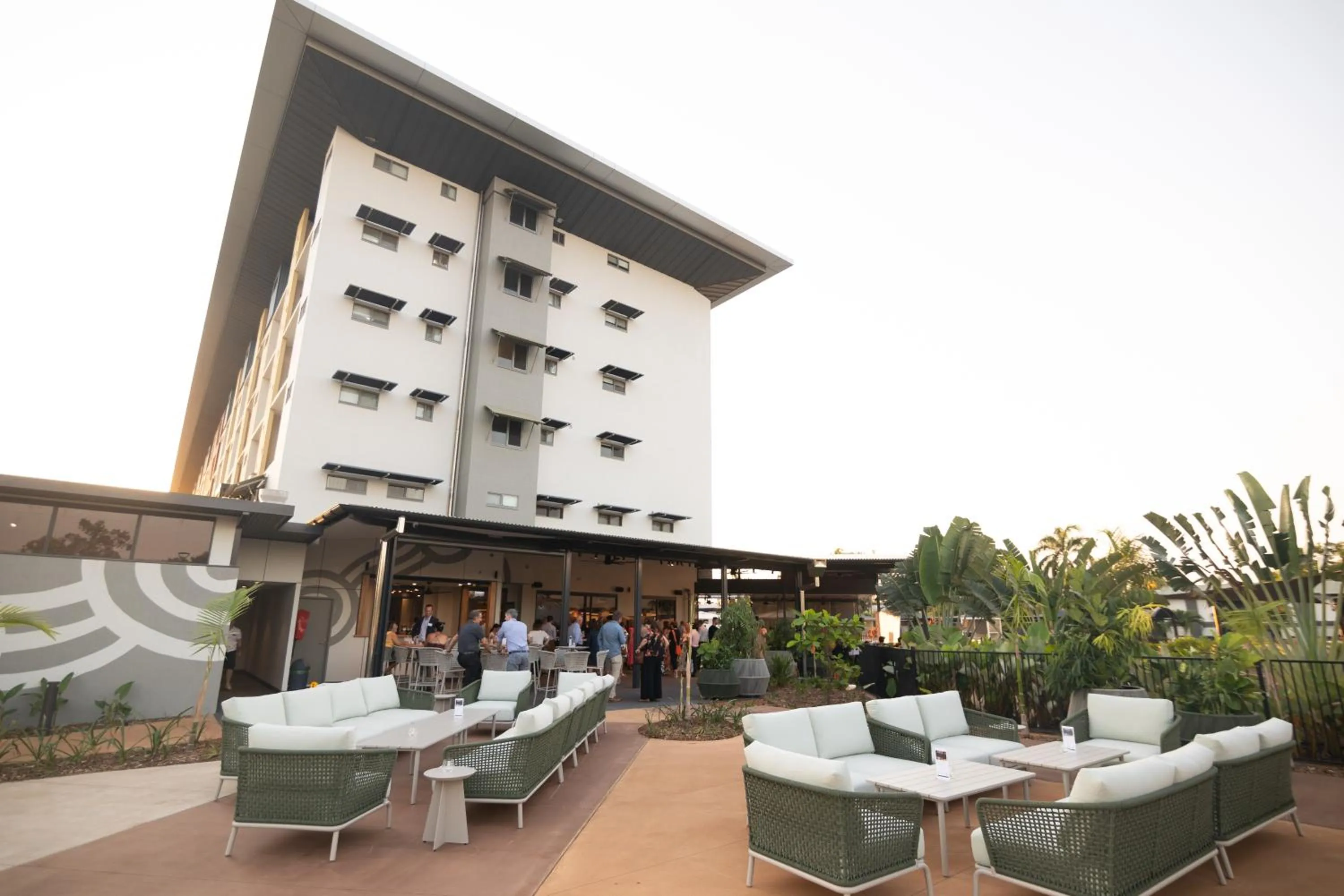 Restaurant/places to eat in Novotel Darwin Airport