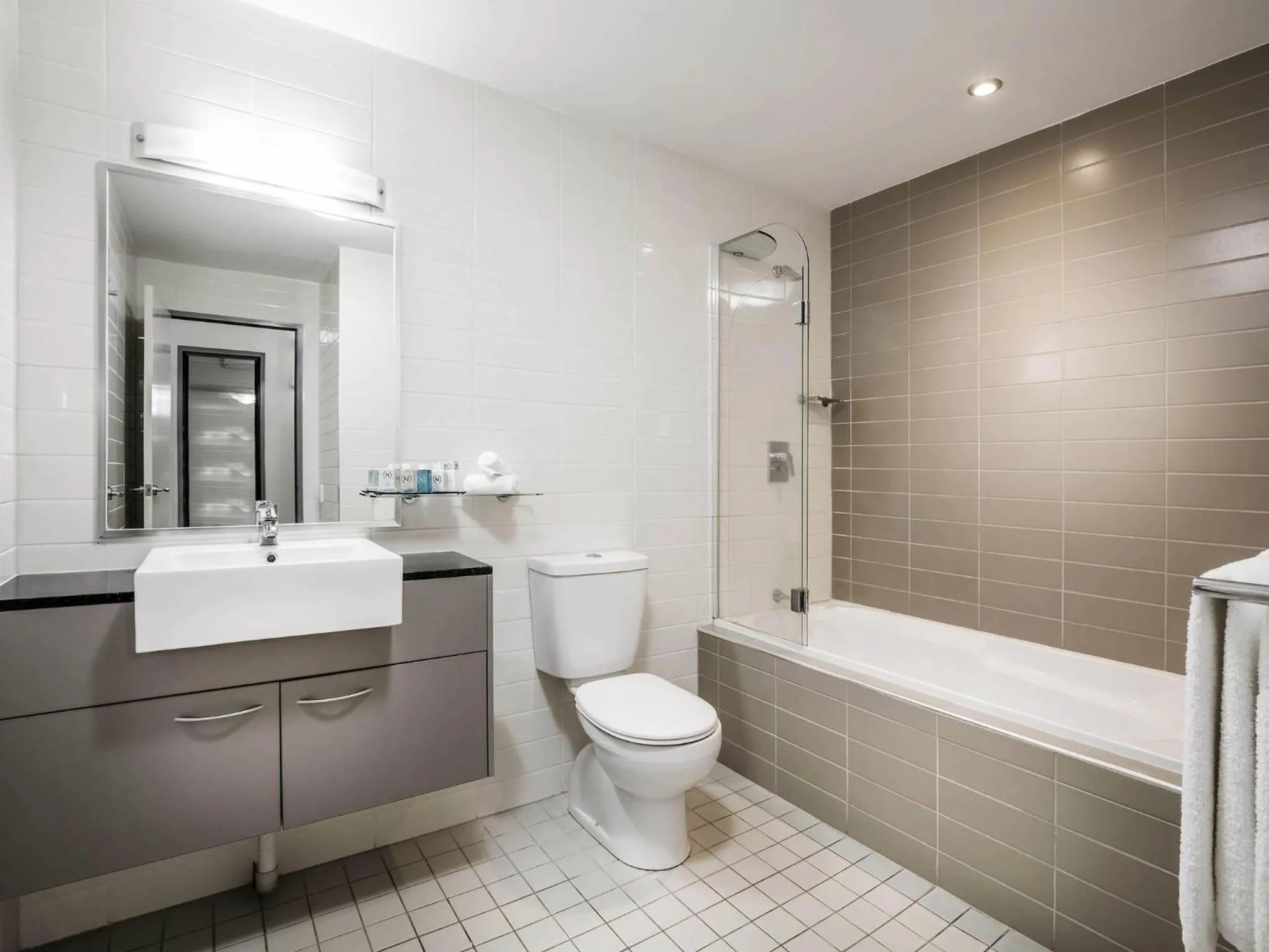 Bedroom in Novotel Darwin Airport