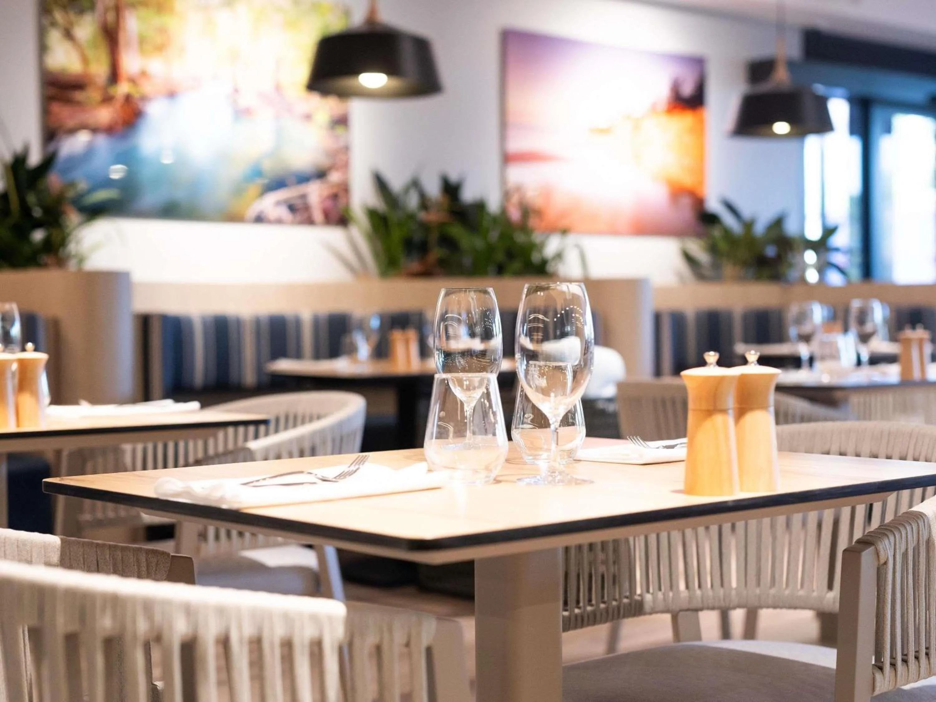 Restaurant/places to eat in Novotel Darwin Airport