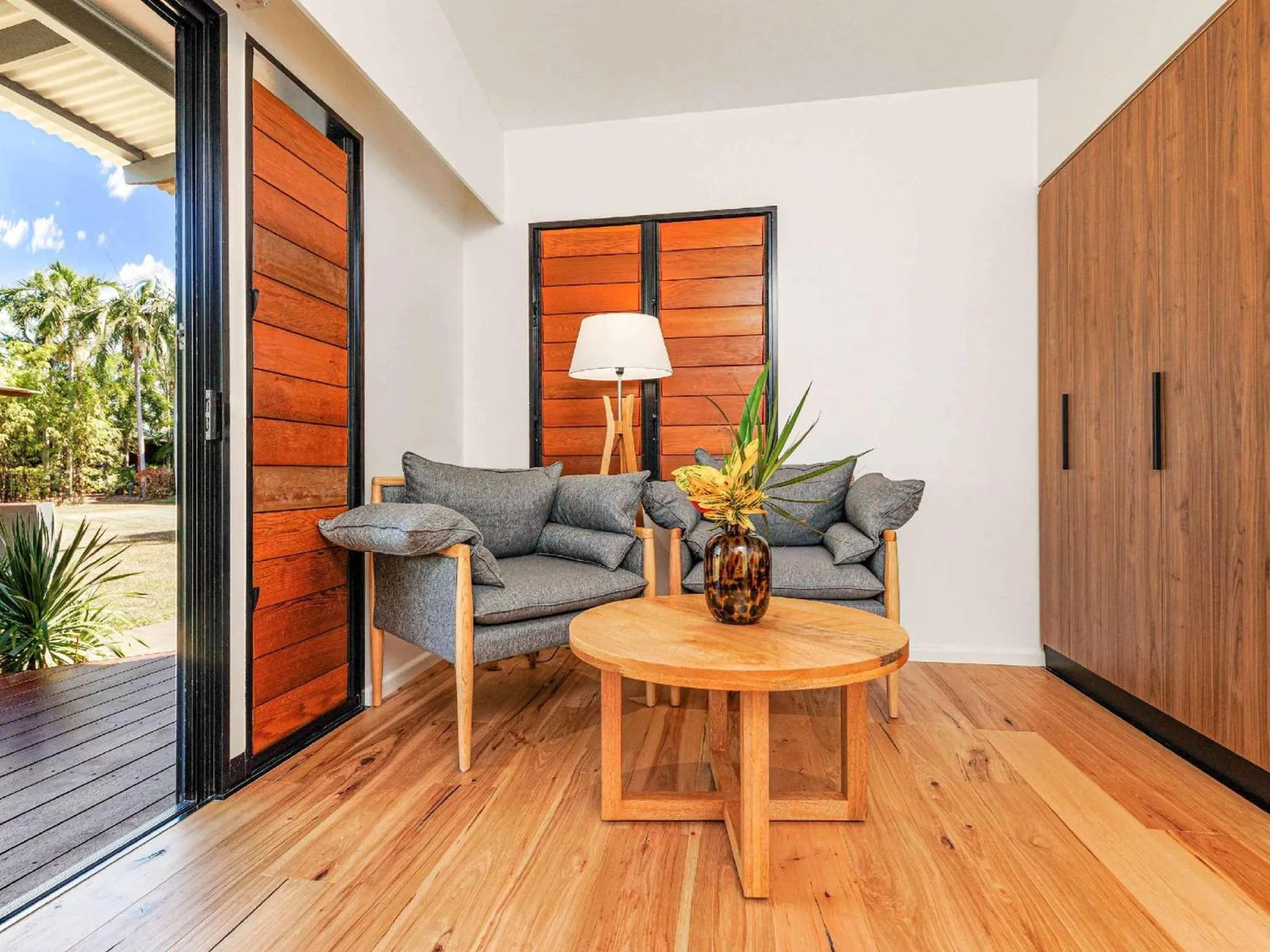 Patio in Mercure Darwin Airport Resort