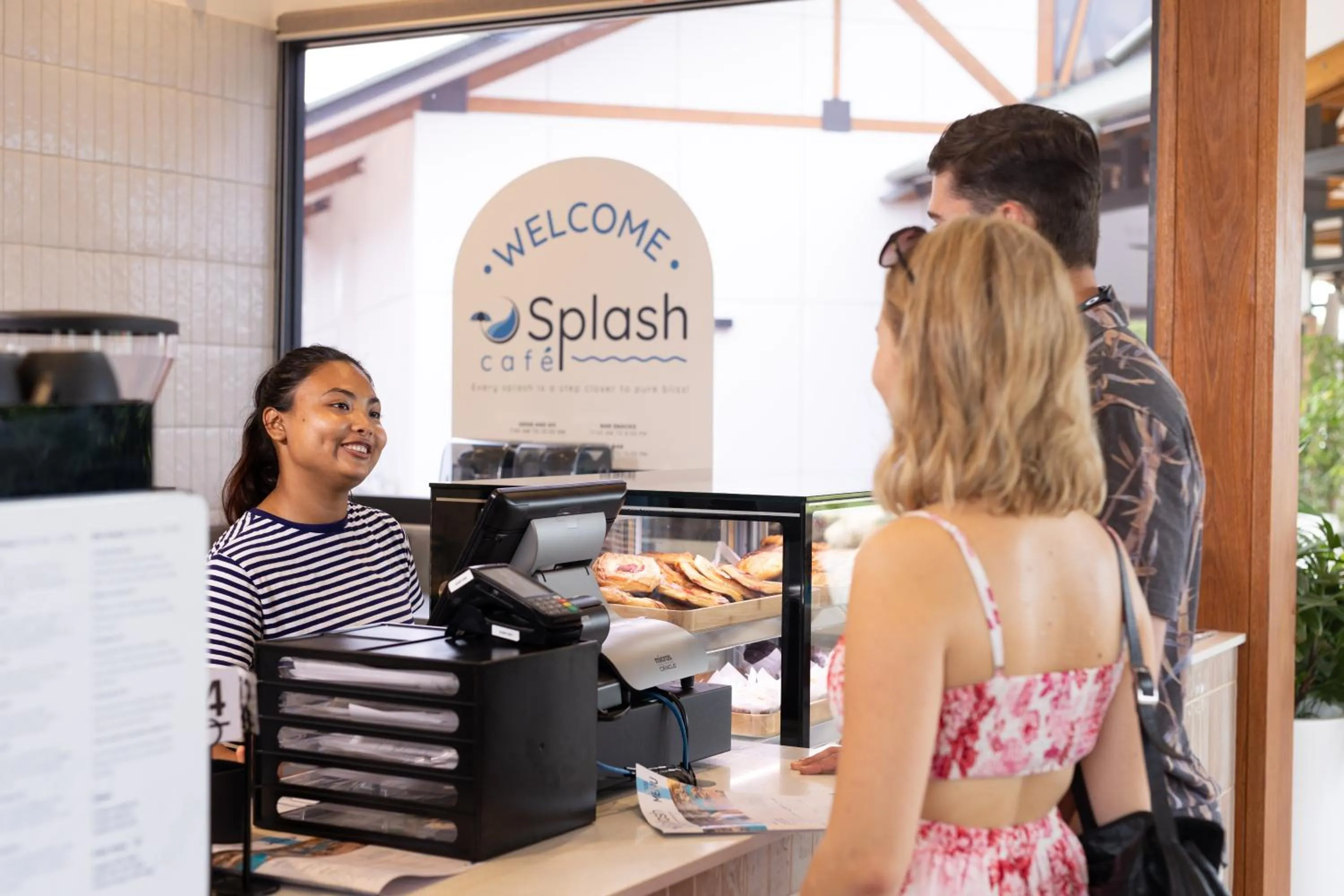 Restaurant/places to eat in Mercure Darwin Airport Resort