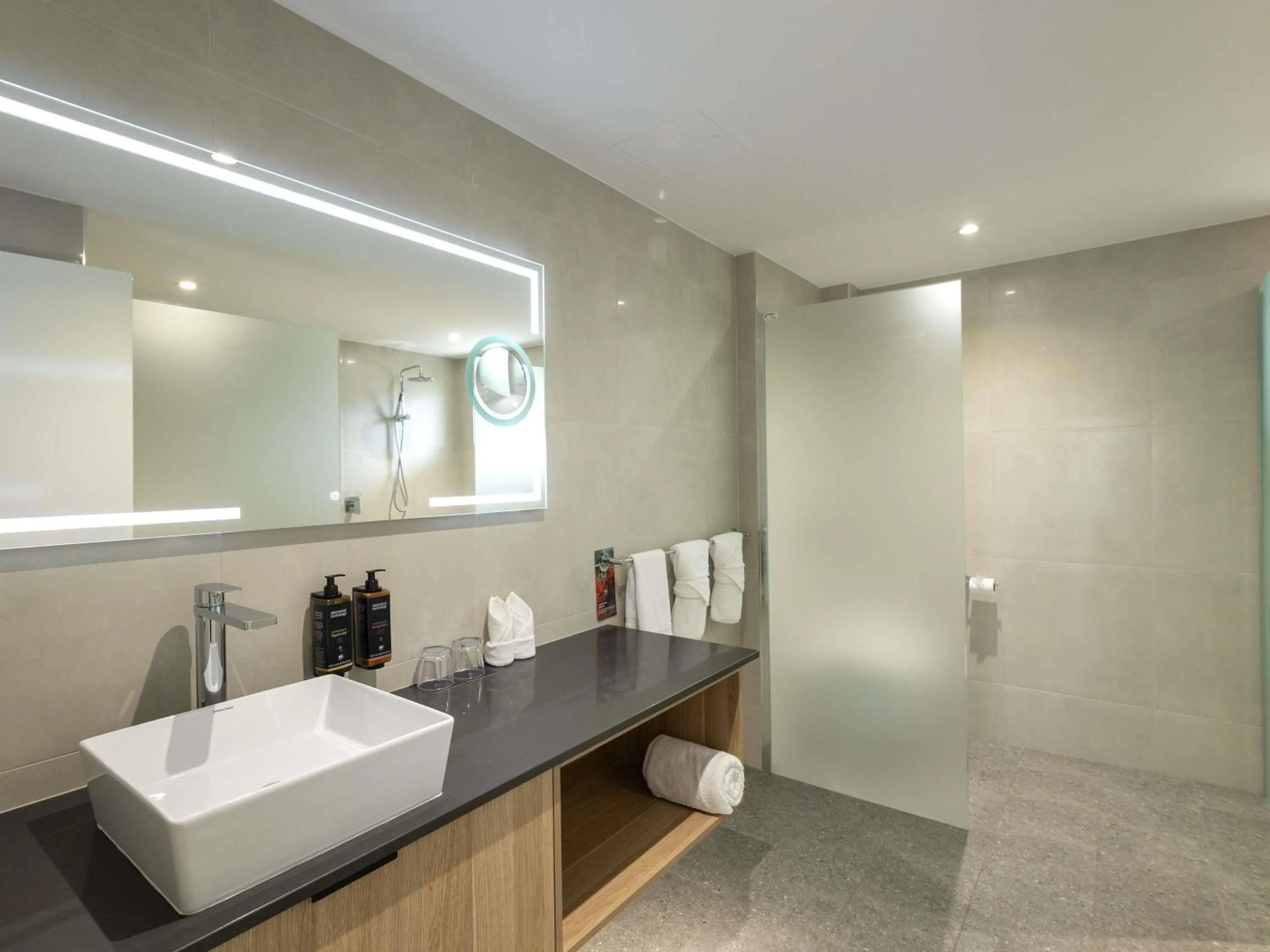 Bedroom in Mercure Darwin Airport Resort