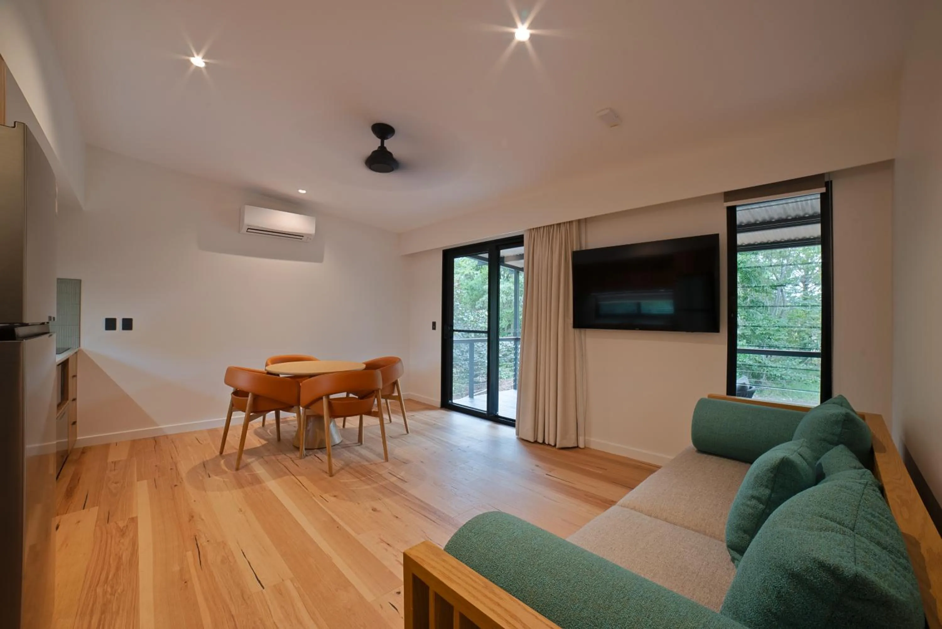Living room in Mercure Darwin Airport Resort