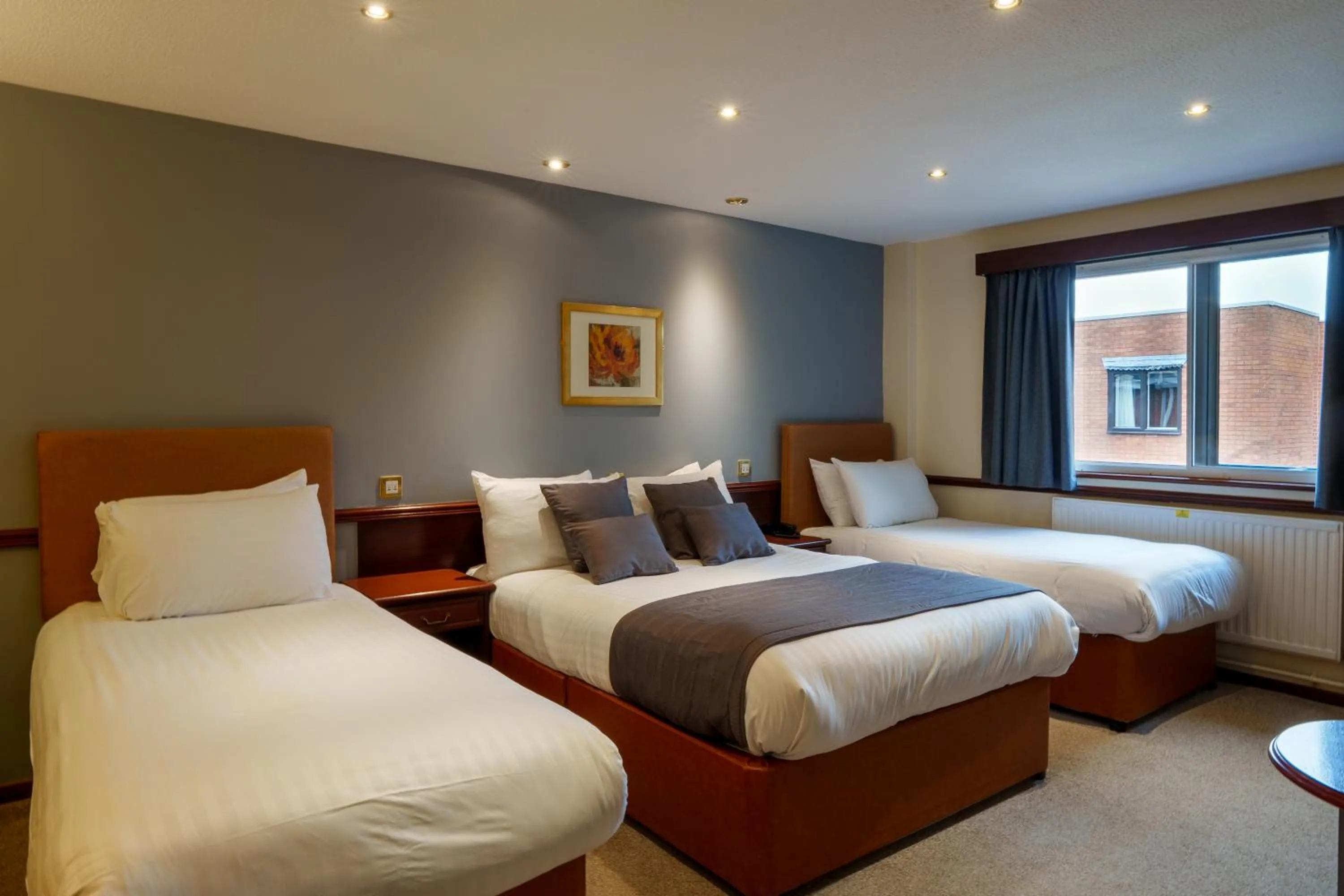 Bed in Arden Hotel And Leisure Club