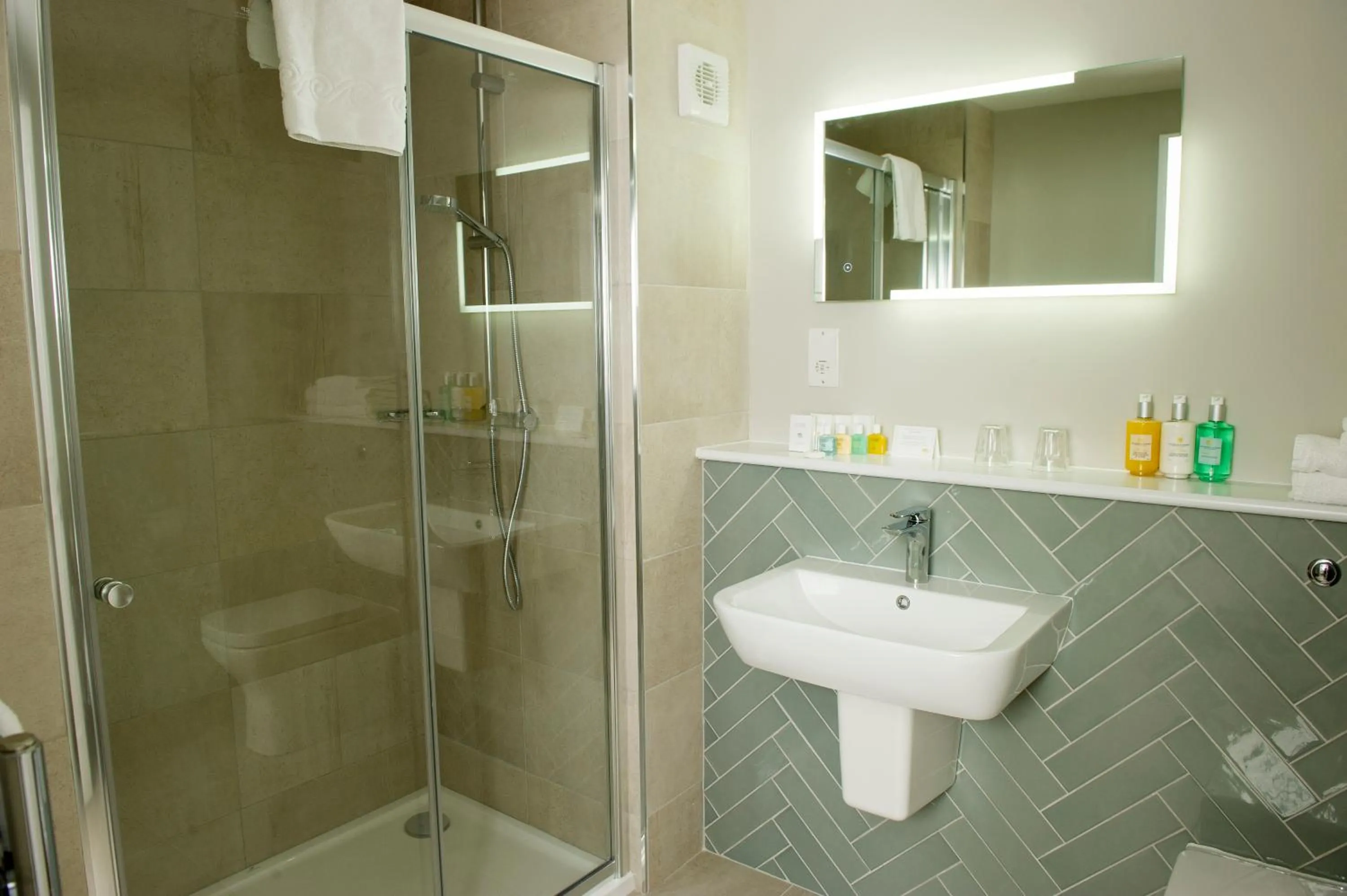 Shower in Crown Hotel Wetheral