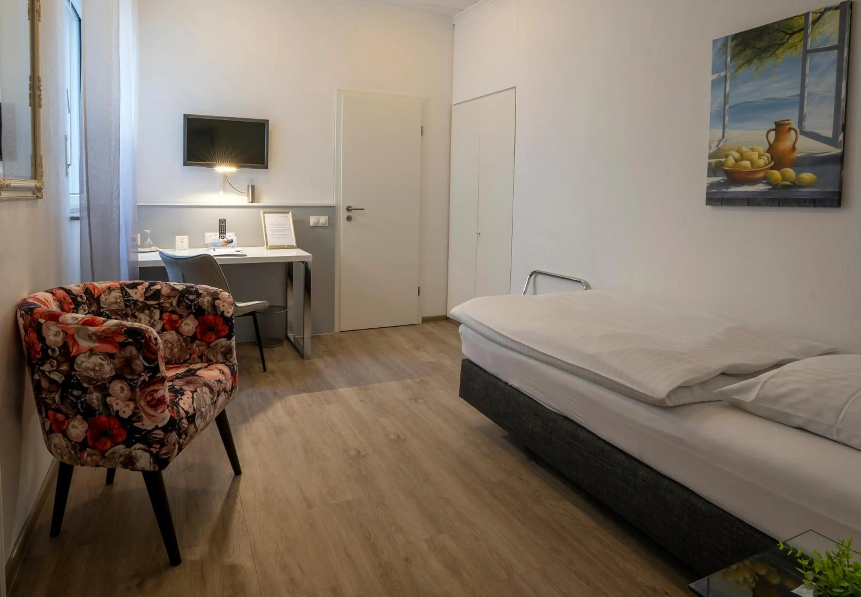 Photo of the whole room, Bed in Mühlenkamp Hotel & Gastronomie