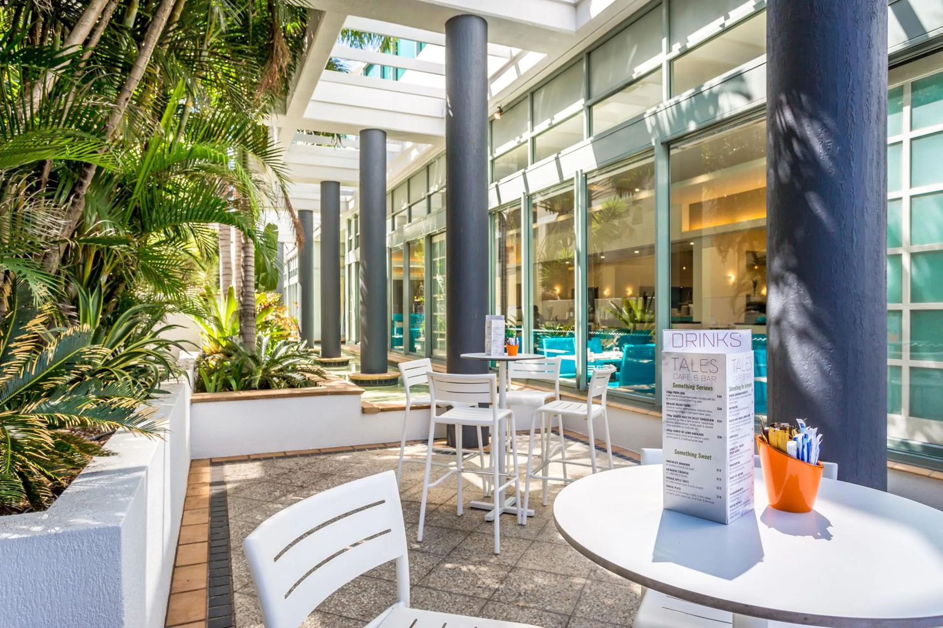 Restaurant/places to eat in Mantra Legends Hotel