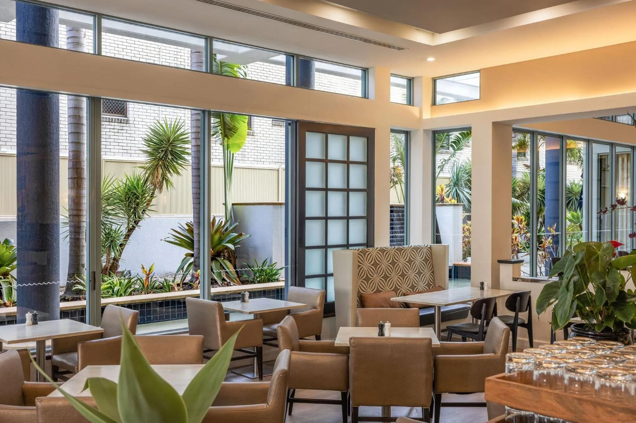 Restaurant/places to eat in Mantra Legends Hotel