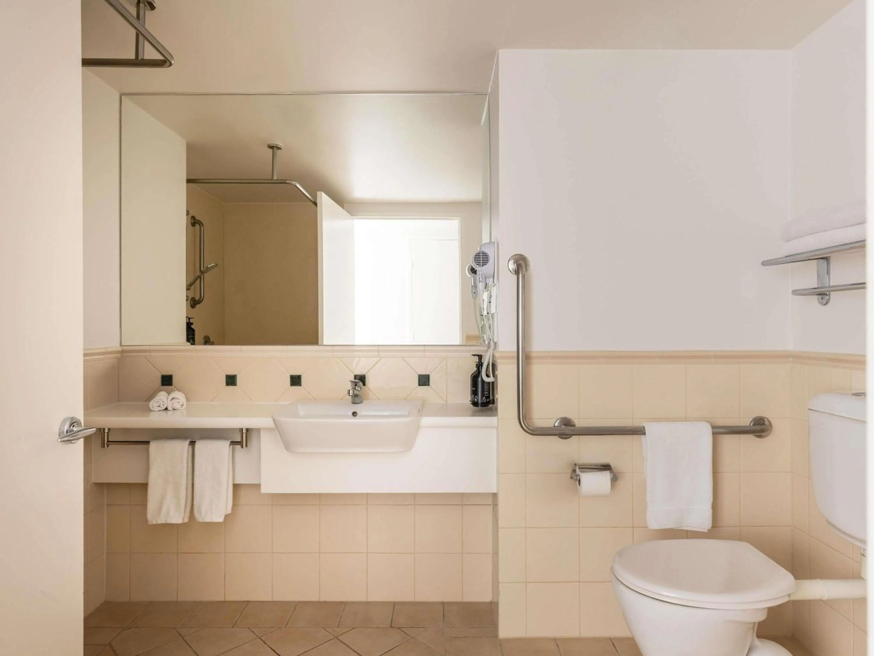 Bedroom in Mantra Legends Hotel