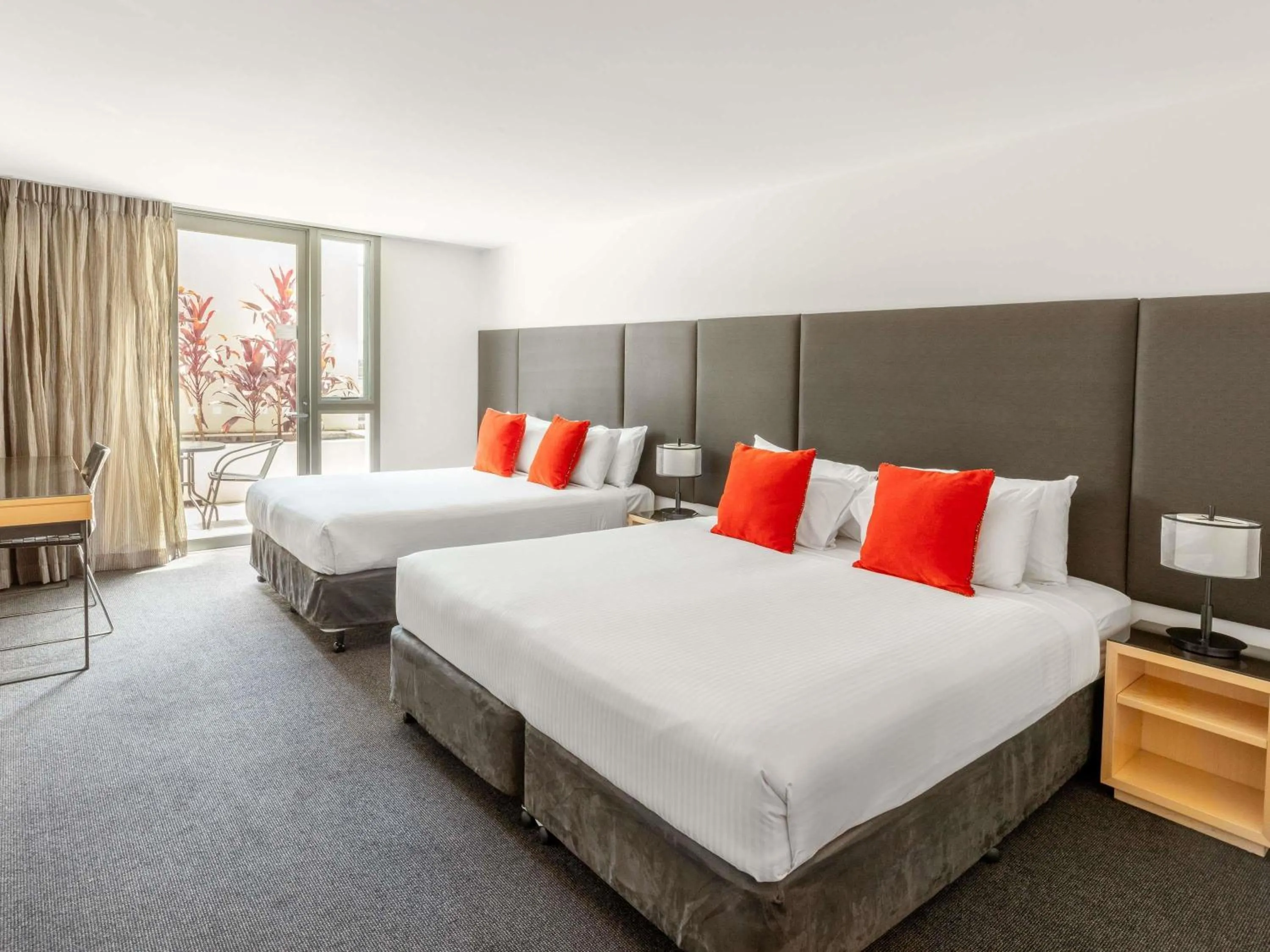 Bedroom, Bed in Mantra South Bank Brisbane