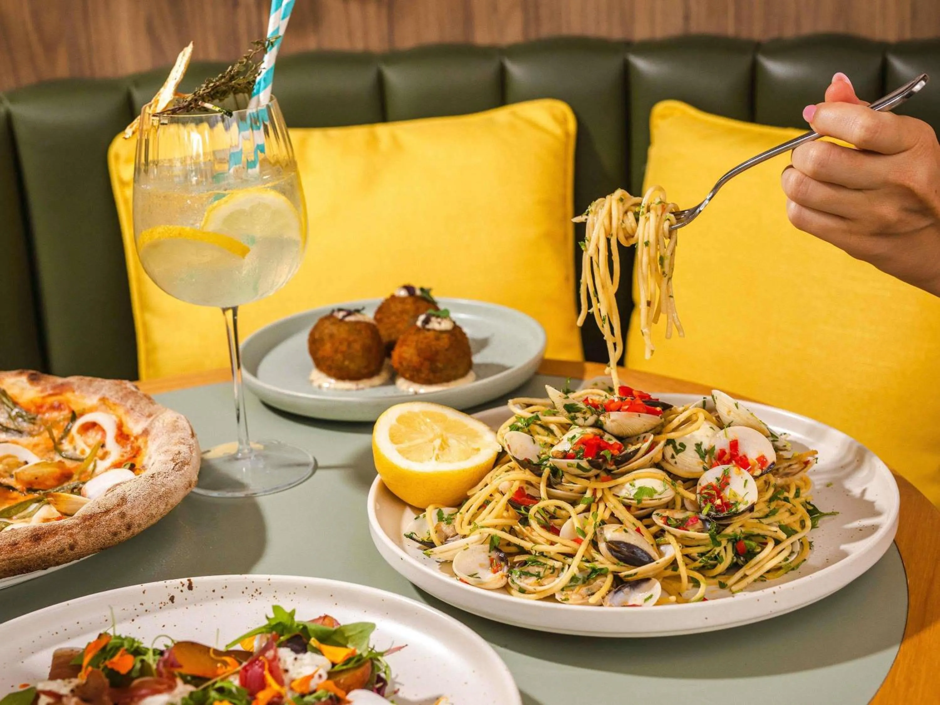 Restaurant/places to eat in Mantra South Bank Brisbane