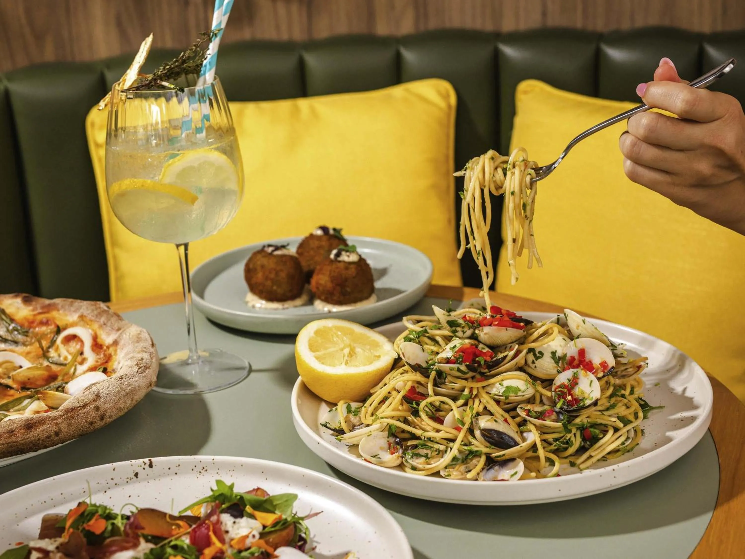 Restaurant/places to eat in Mantra South Bank Brisbane