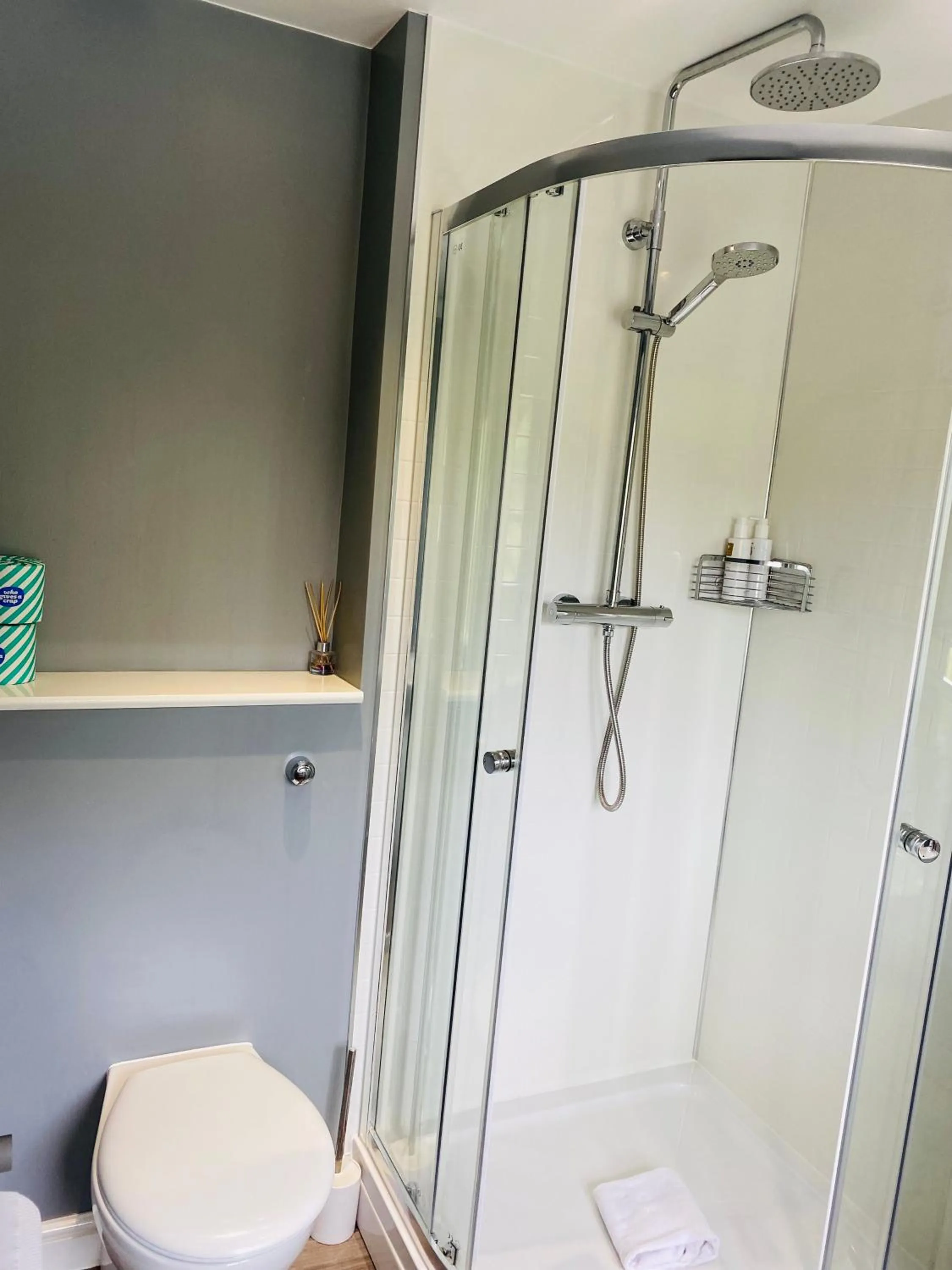 Shower in Derby Arms Witherslack