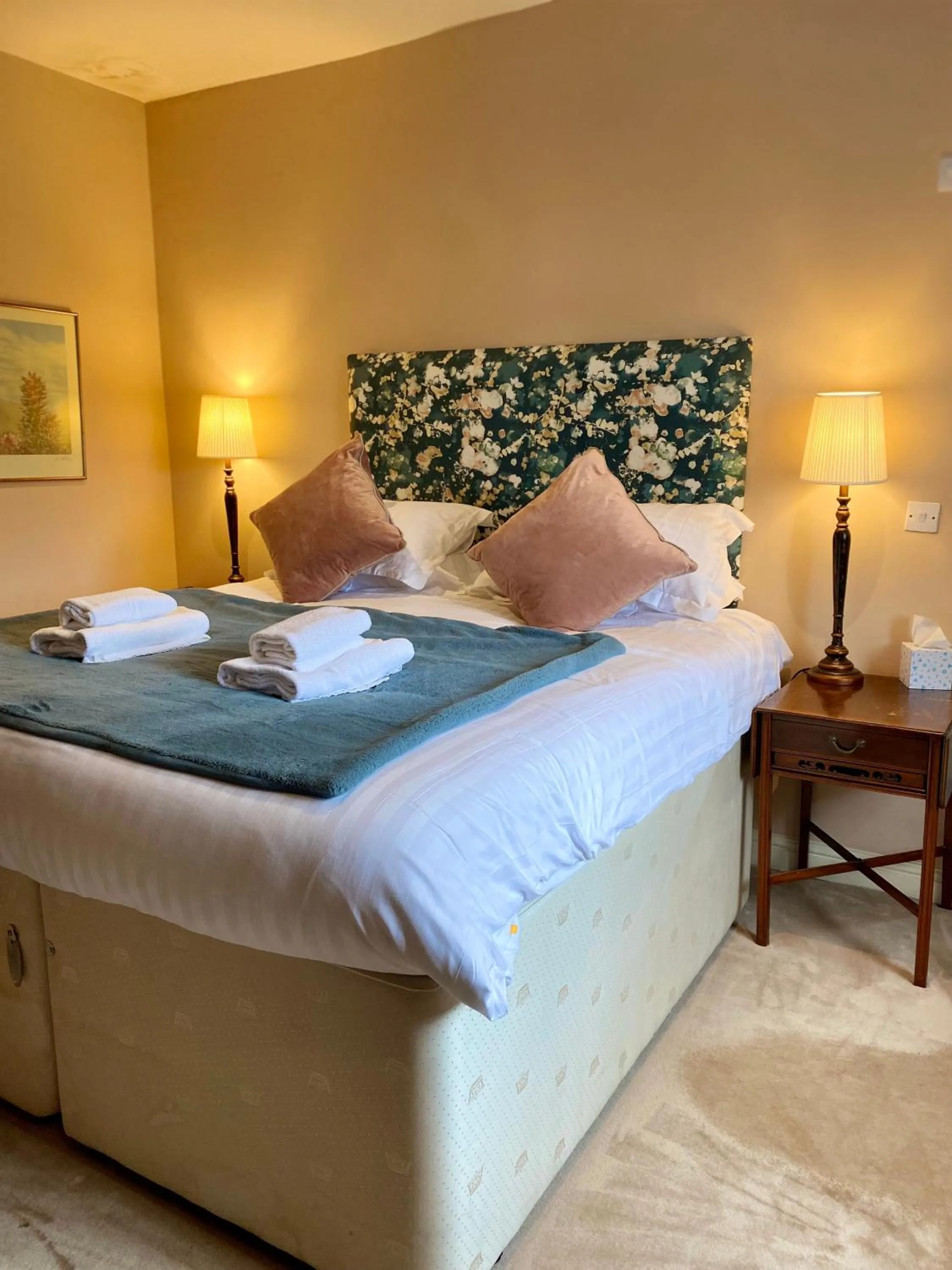 Bedroom, Bed in Derby Arms Witherslack