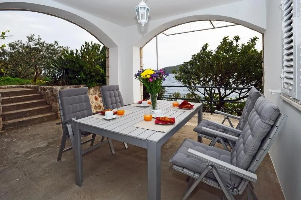 Dining area in Holiday Home Odiseja