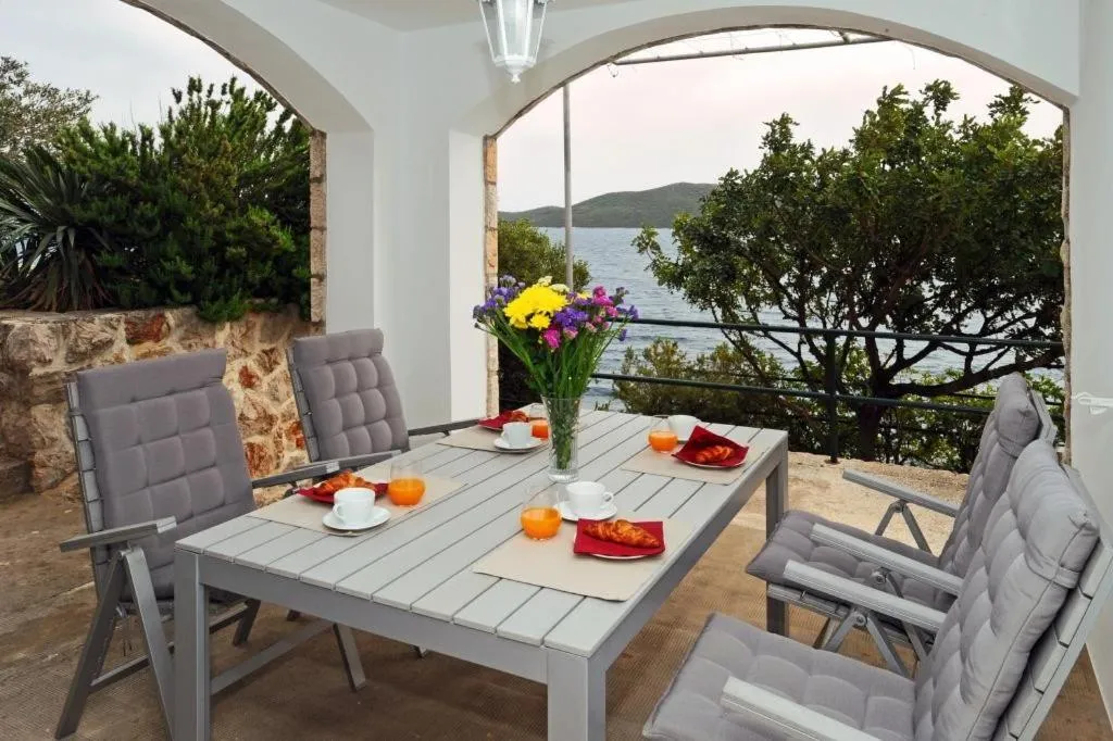 Dining area in Holiday Home Odiseja