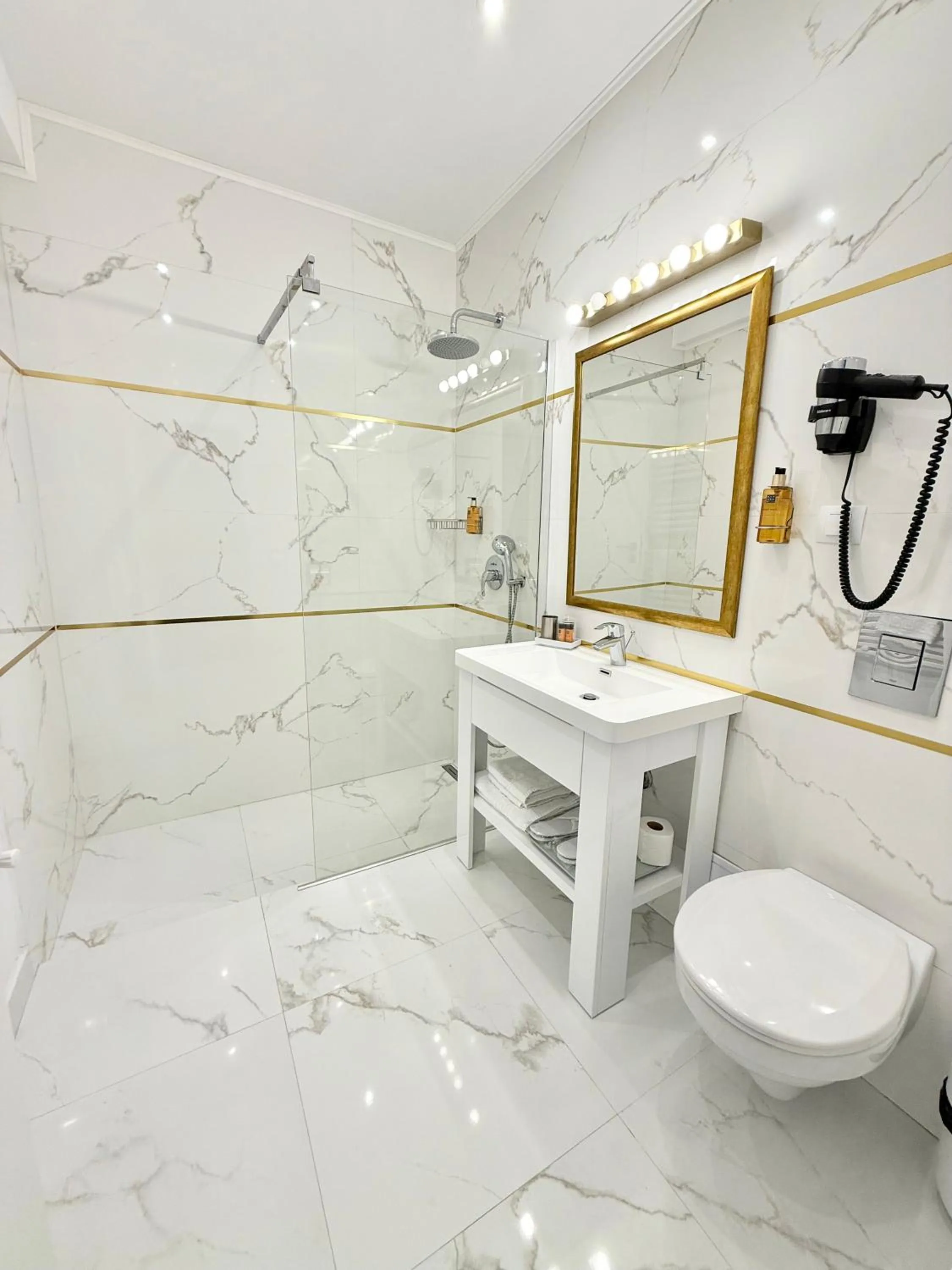 Krystal Boutique Mansion