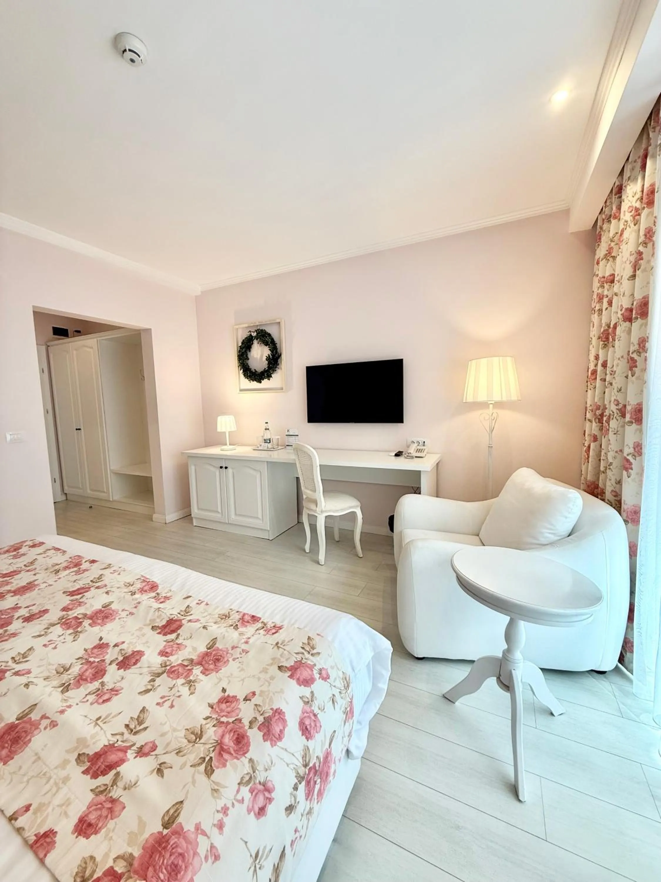 Bed in Krystal Boutique Mansion