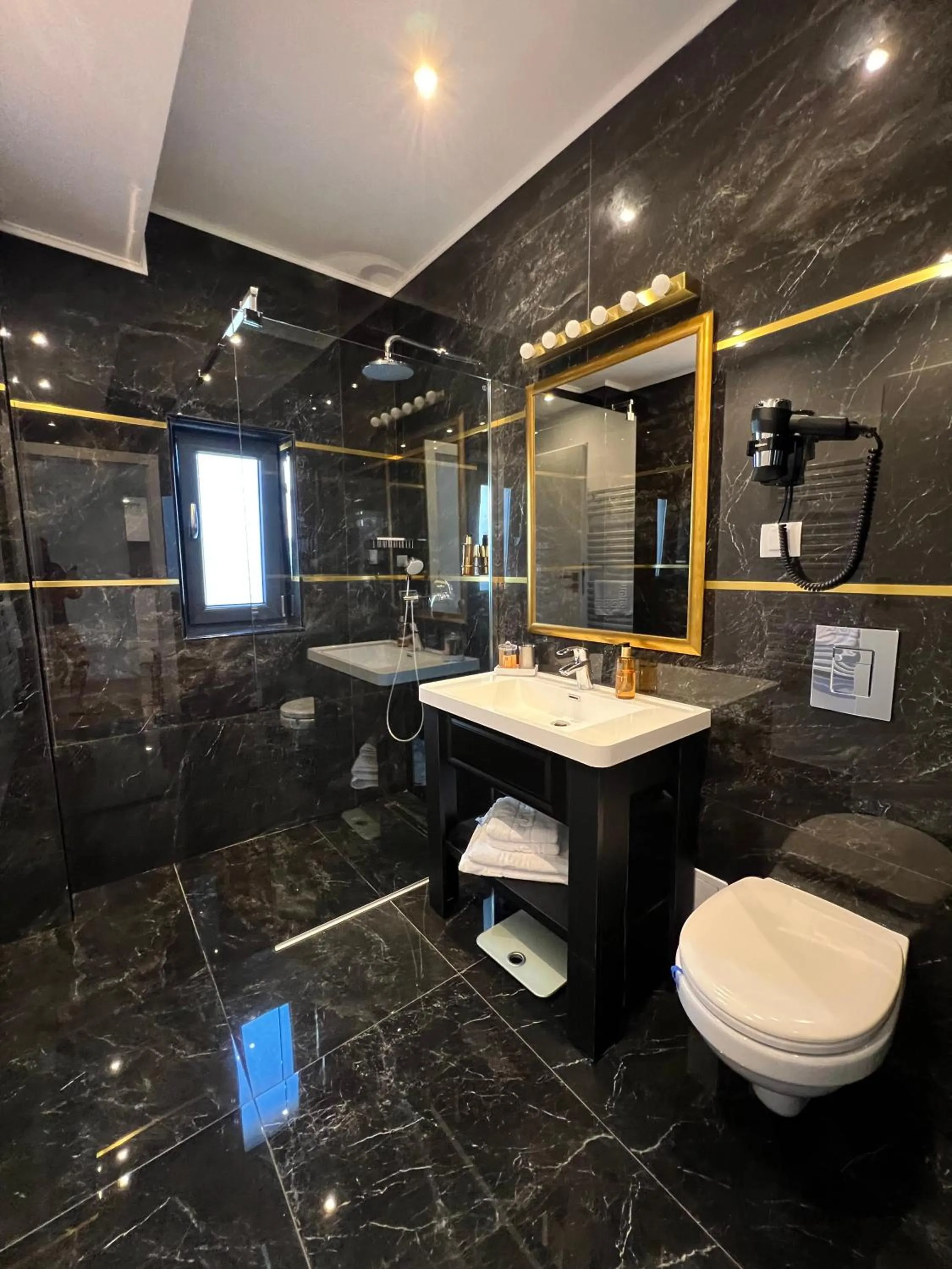 Krystal Boutique Mansion