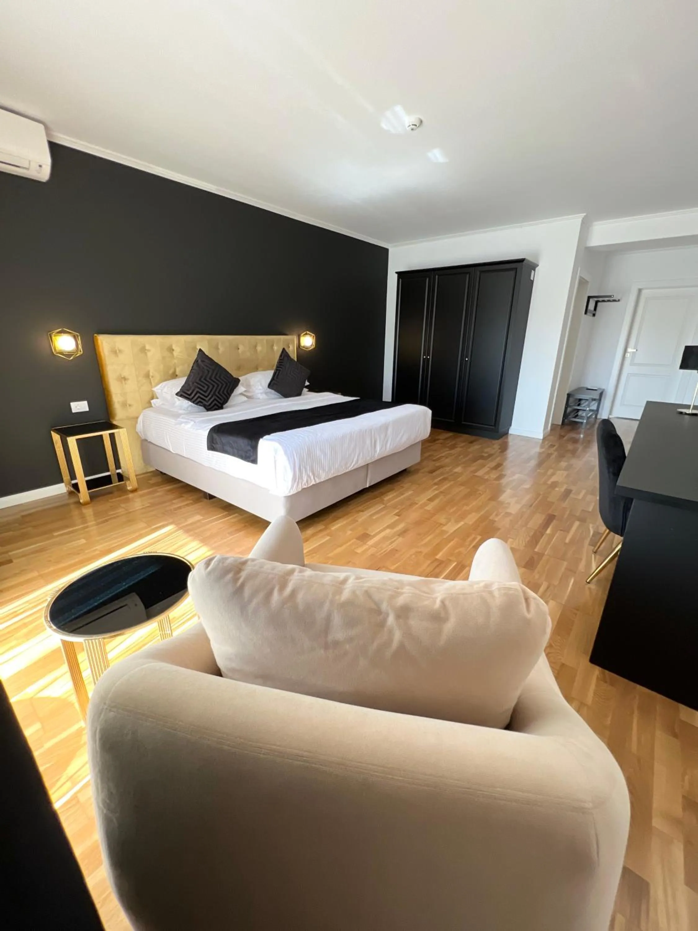 Bed in Krystal Boutique Mansion