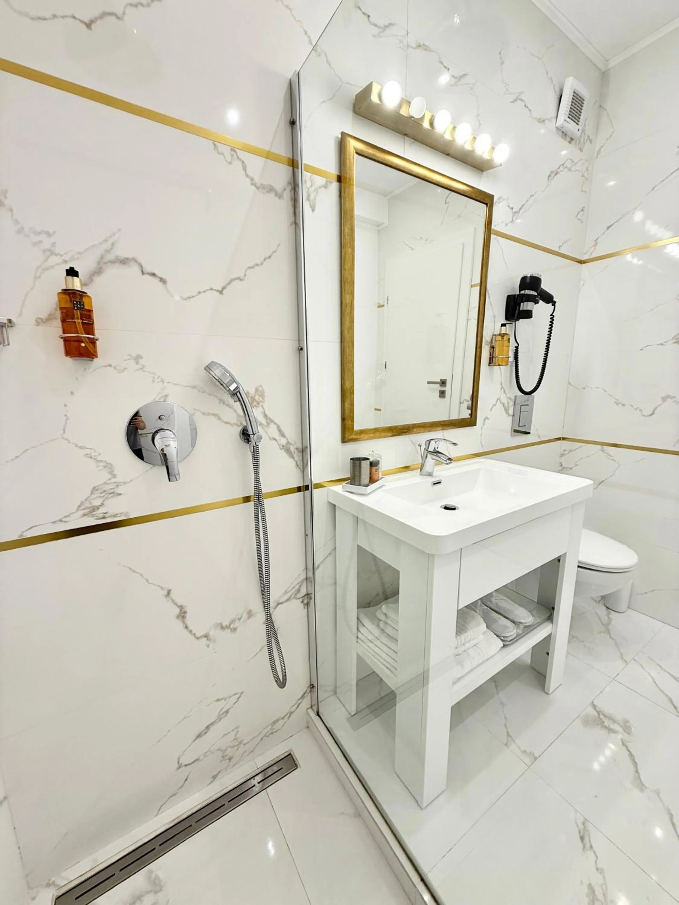 Krystal Boutique Mansion