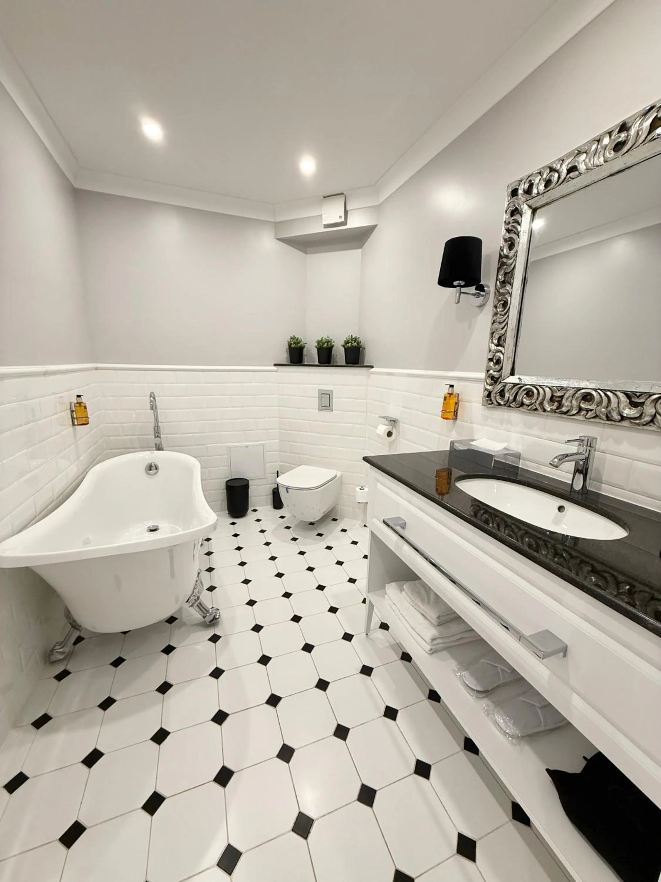 Krystal Boutique Mansion