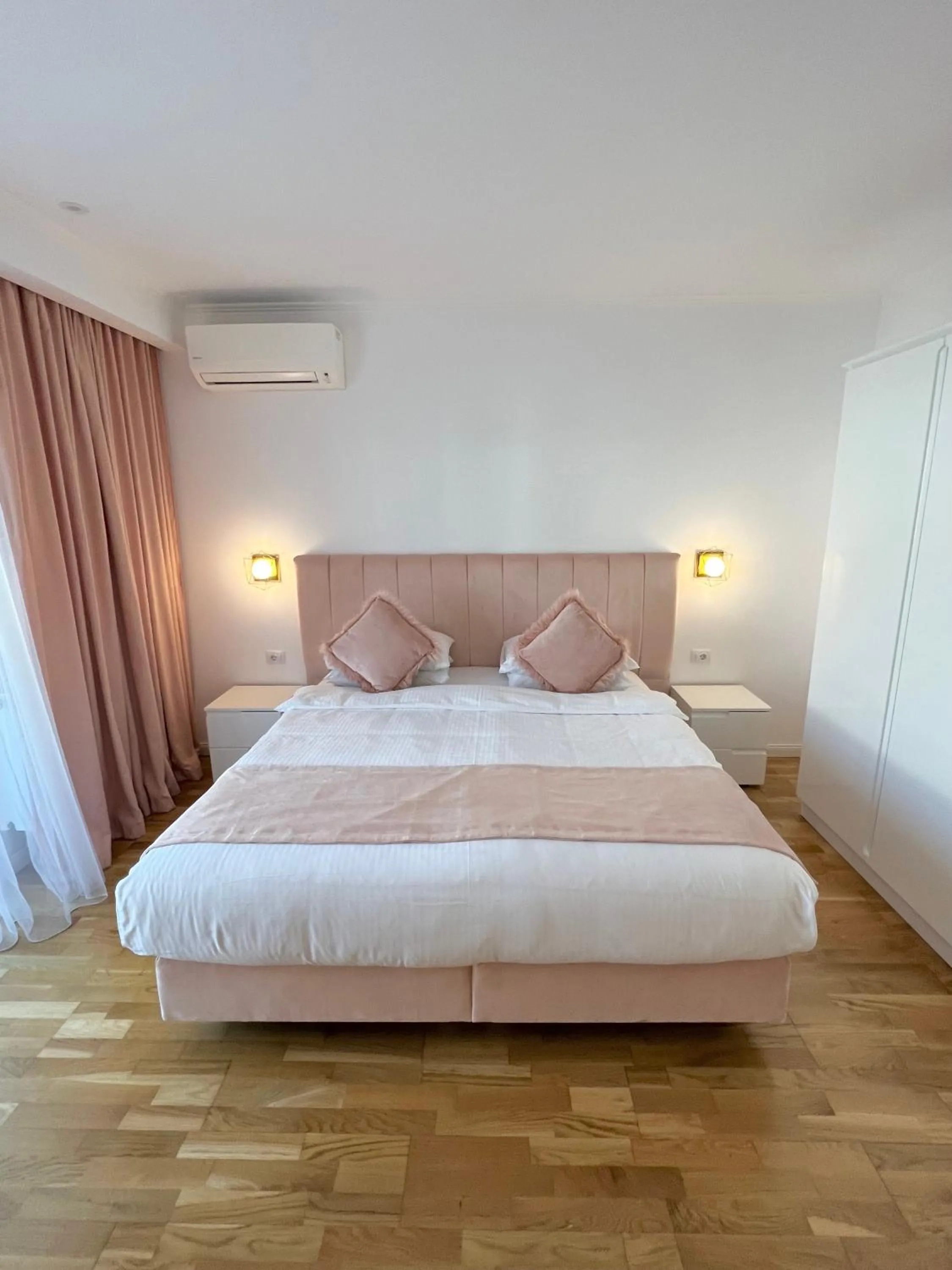 Bed in Krystal Boutique Mansion