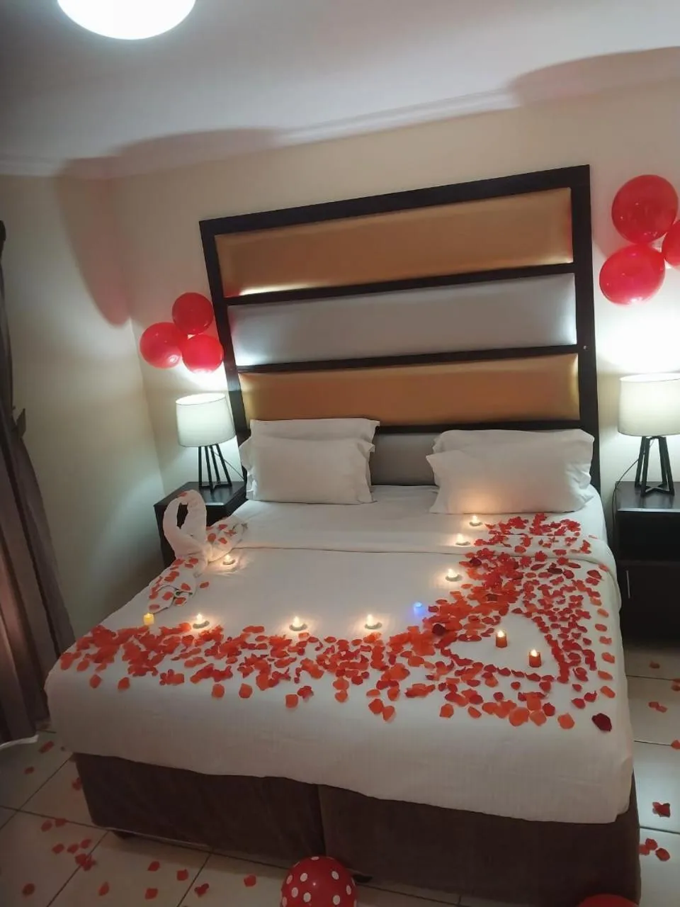 Bed in Ecotel Premier Lodge & Conference Centre