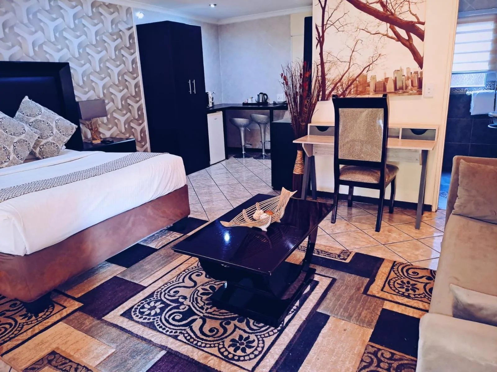 Bed in Ecotel Premier Lodge & Conference Centre