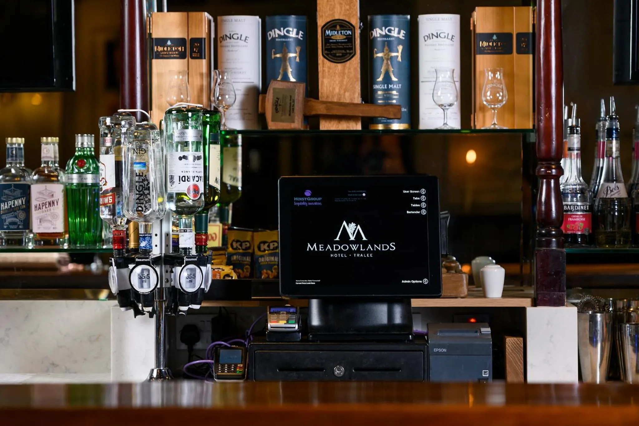 Lounge or bar in Meadowlands Hotel