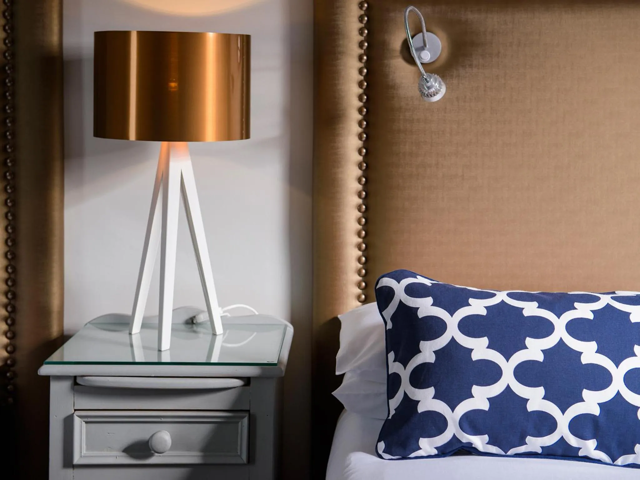 Bed in Meadowlands Hotel