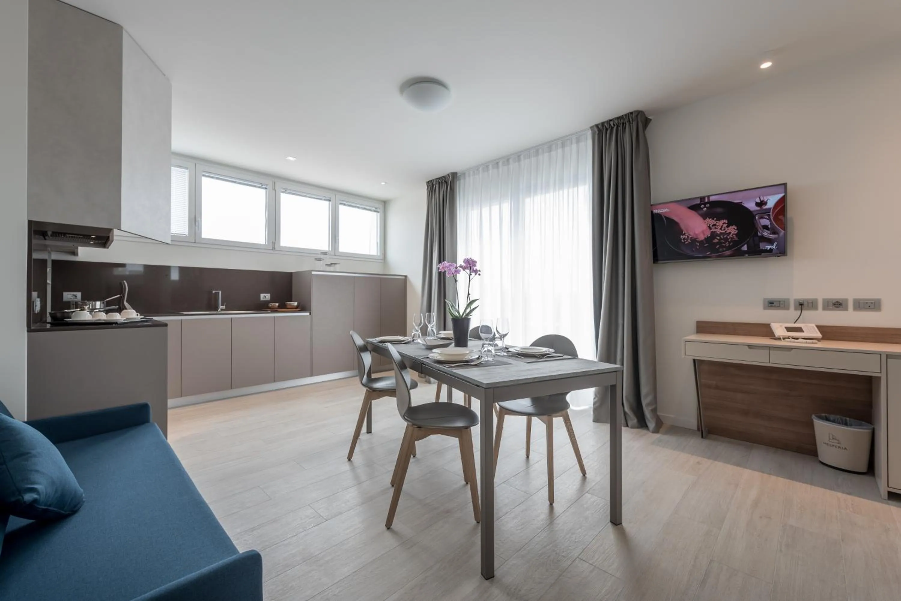 Coffee/tea facilities in Hesperia Hotel & Residence