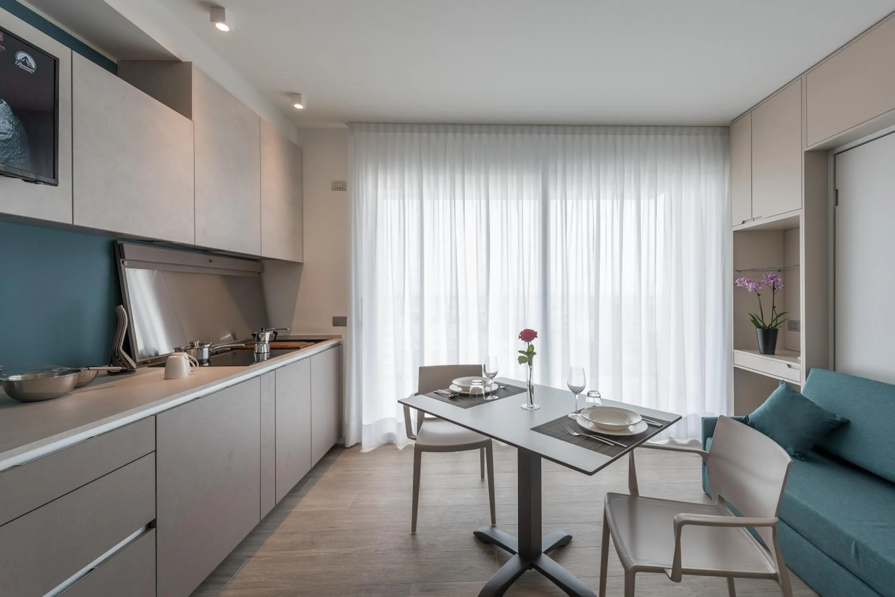 Coffee/tea facilities in Hesperia Hotel & Residence