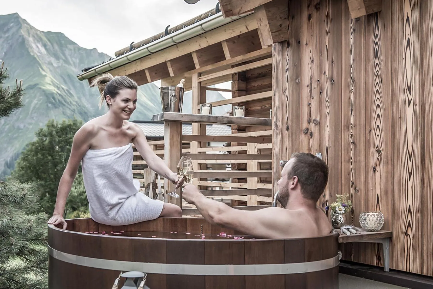 Aadla Walser-Chalets mit privater Sauna, Hotpot und Hotelservice