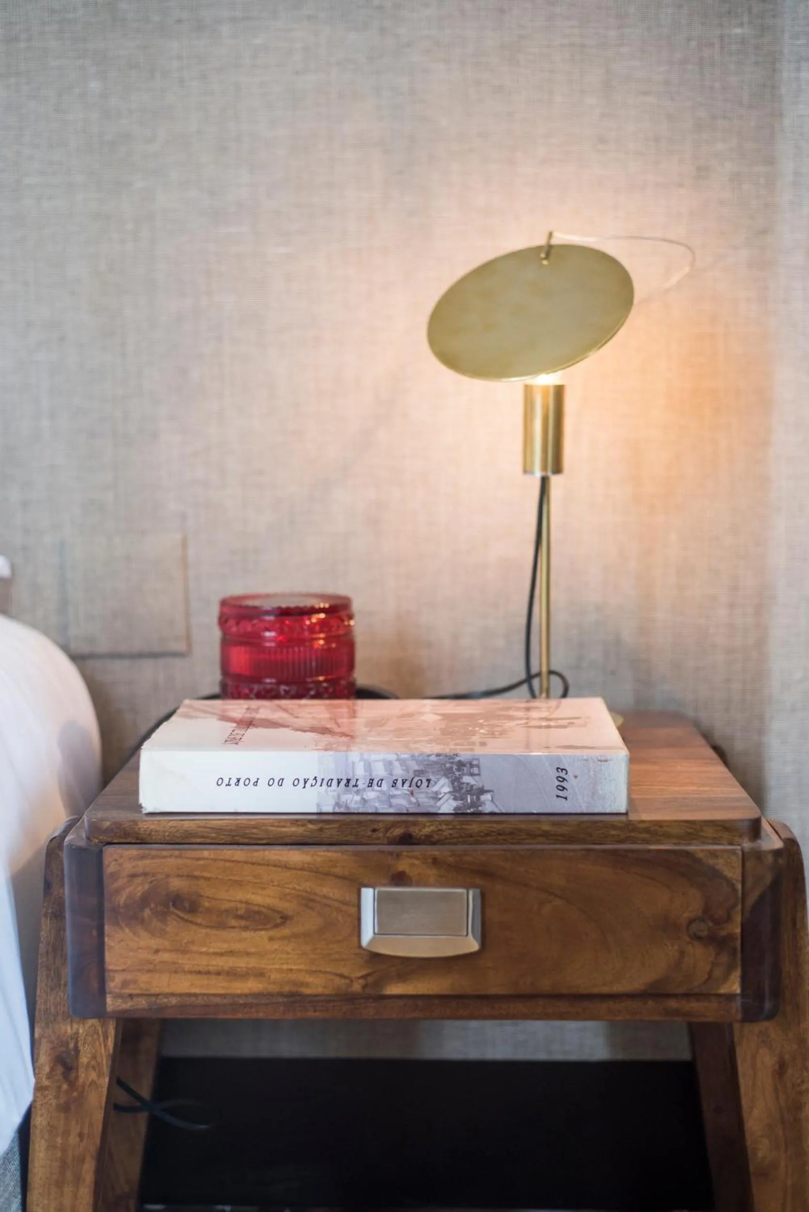 Decorative detail, Bed in bnapartments Carregal