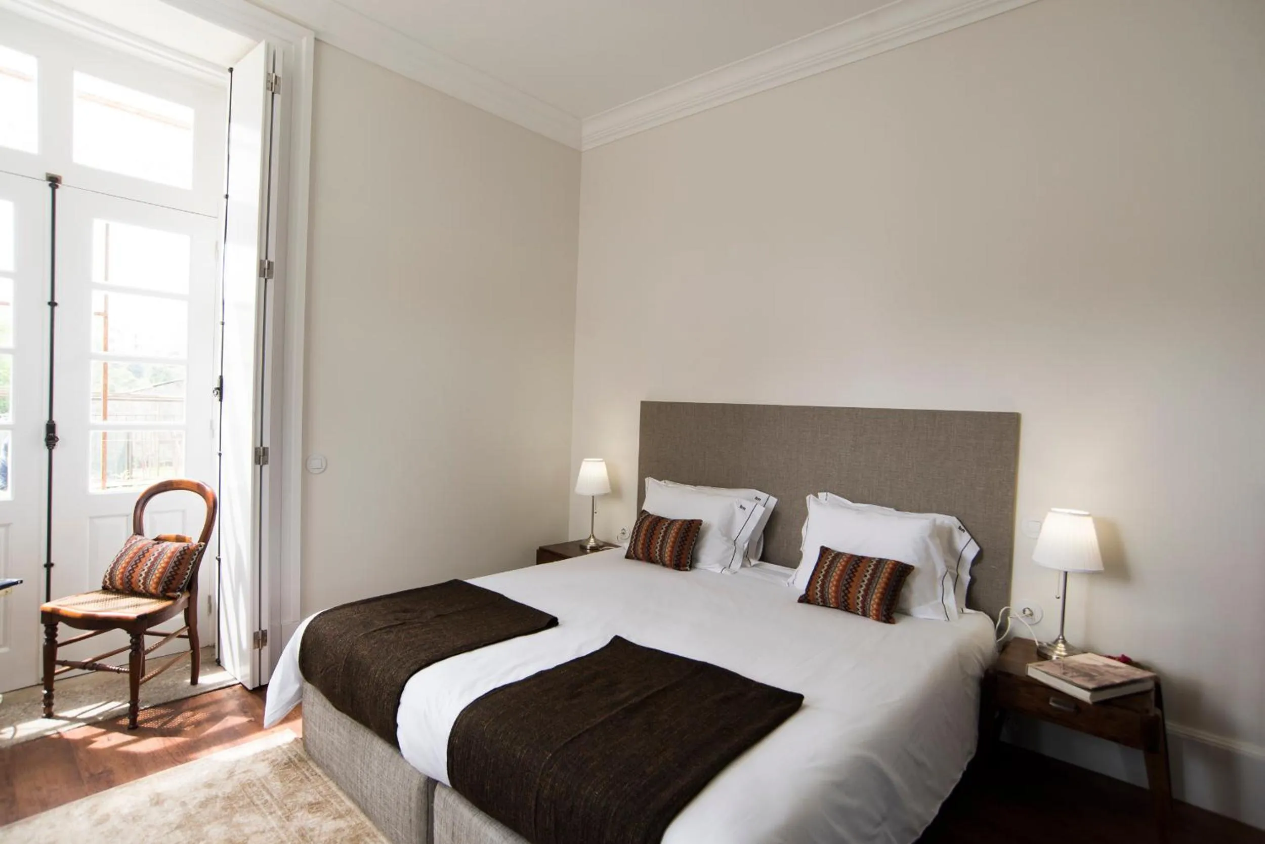 Day, Bed in bnapartments Carregal