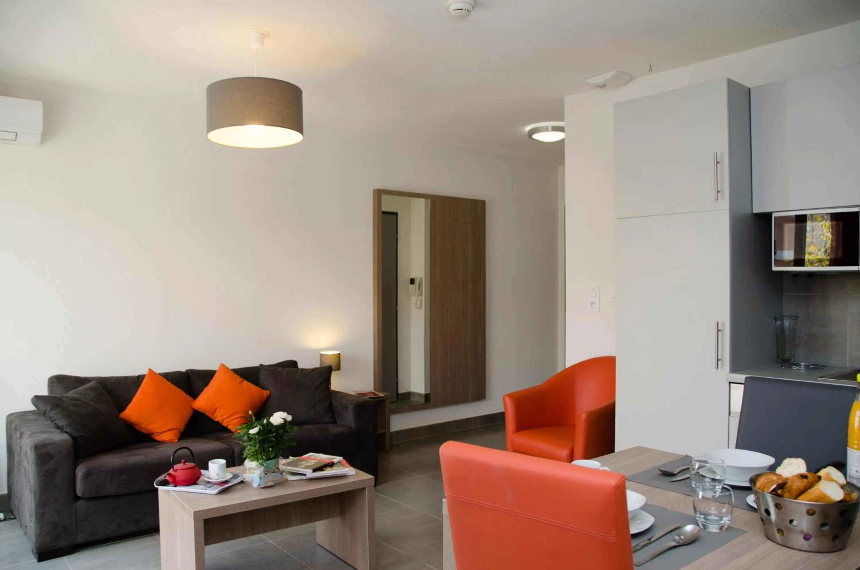 Dining area in Résidence Ambroise Paré