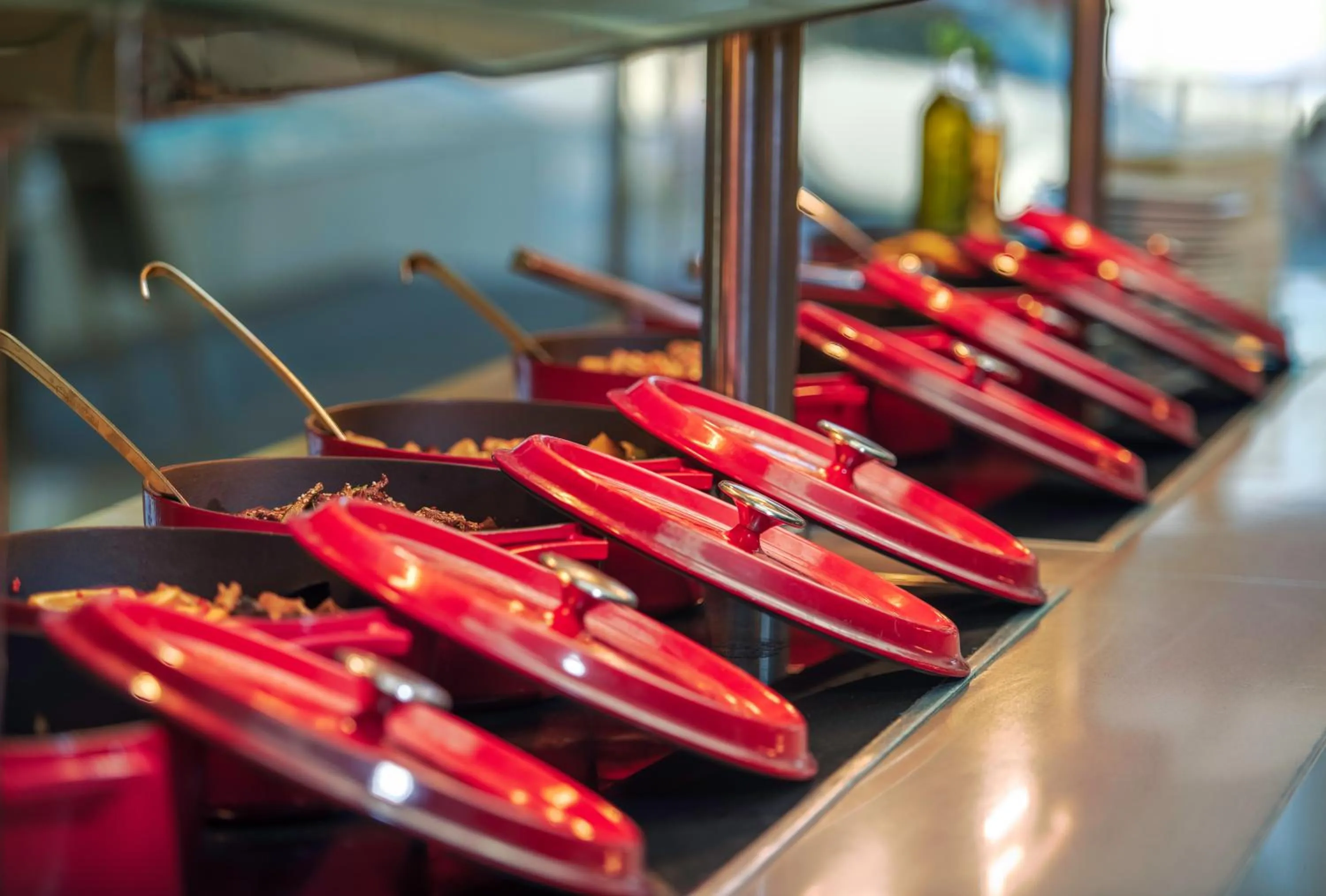 Restaurant/places to eat in Iolida Beach by Smile Hotels