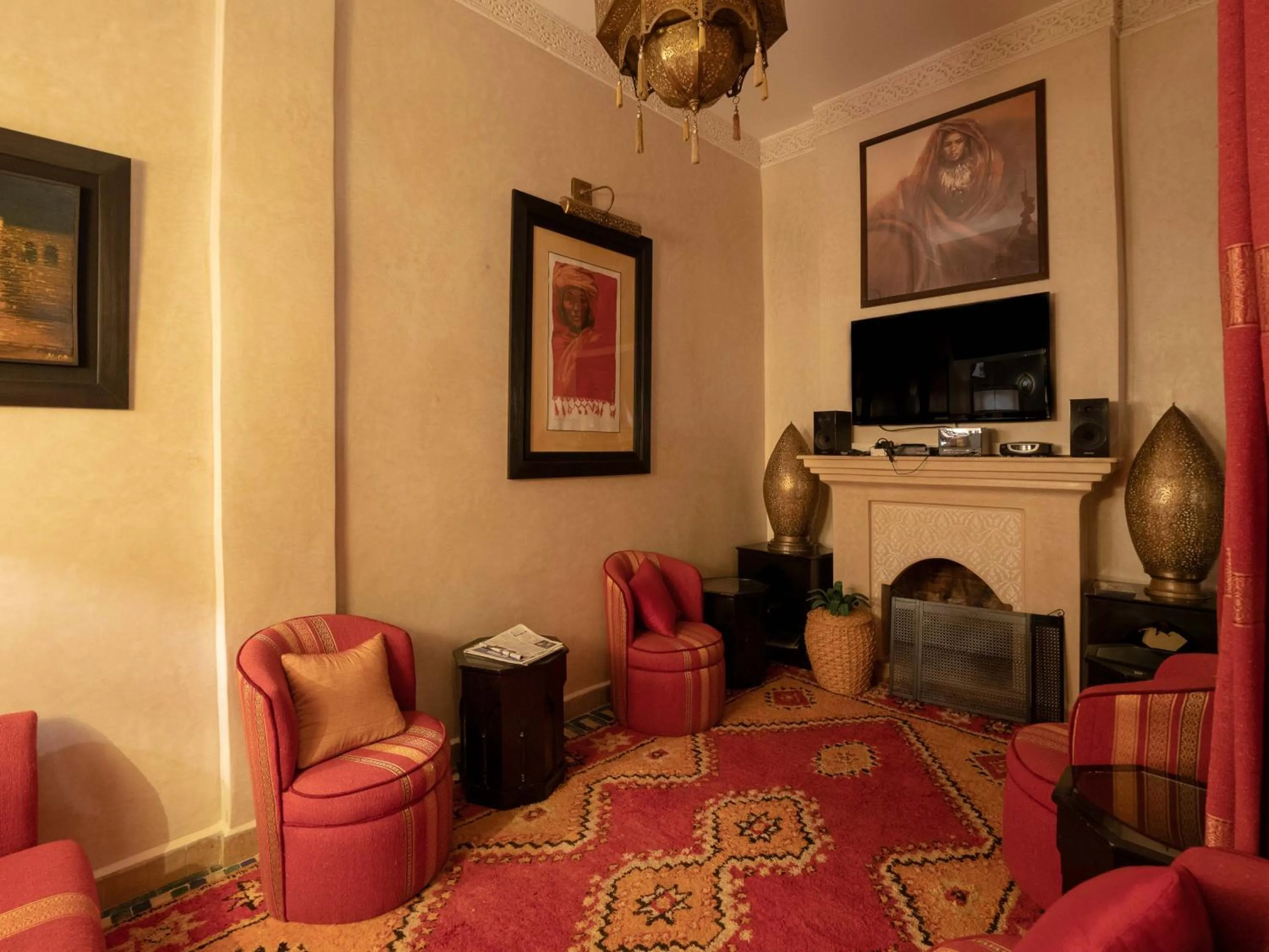 Communal lounge/ TV room in Riad Passali