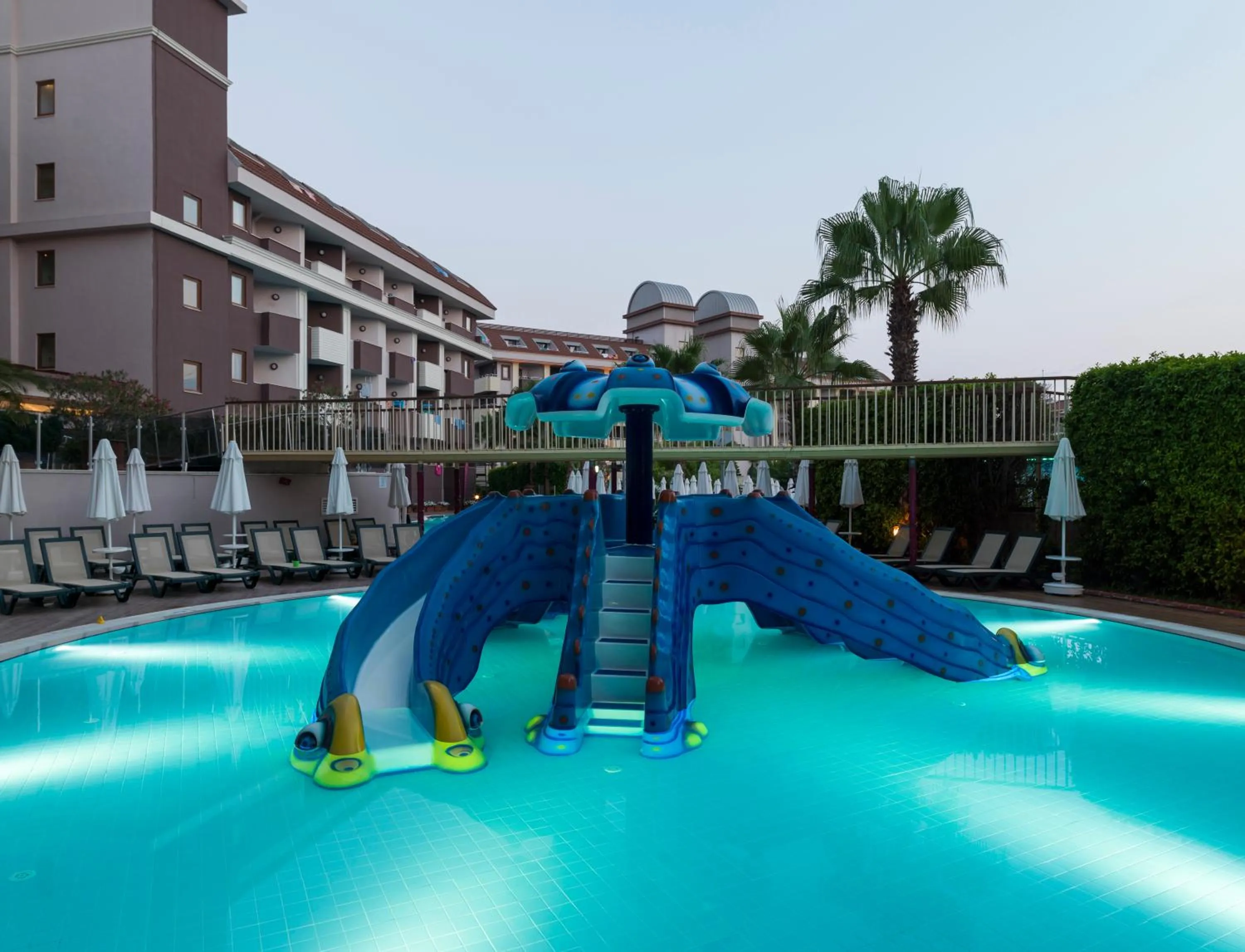 Swimming pool in Primasol Hane Family Resort Hotel