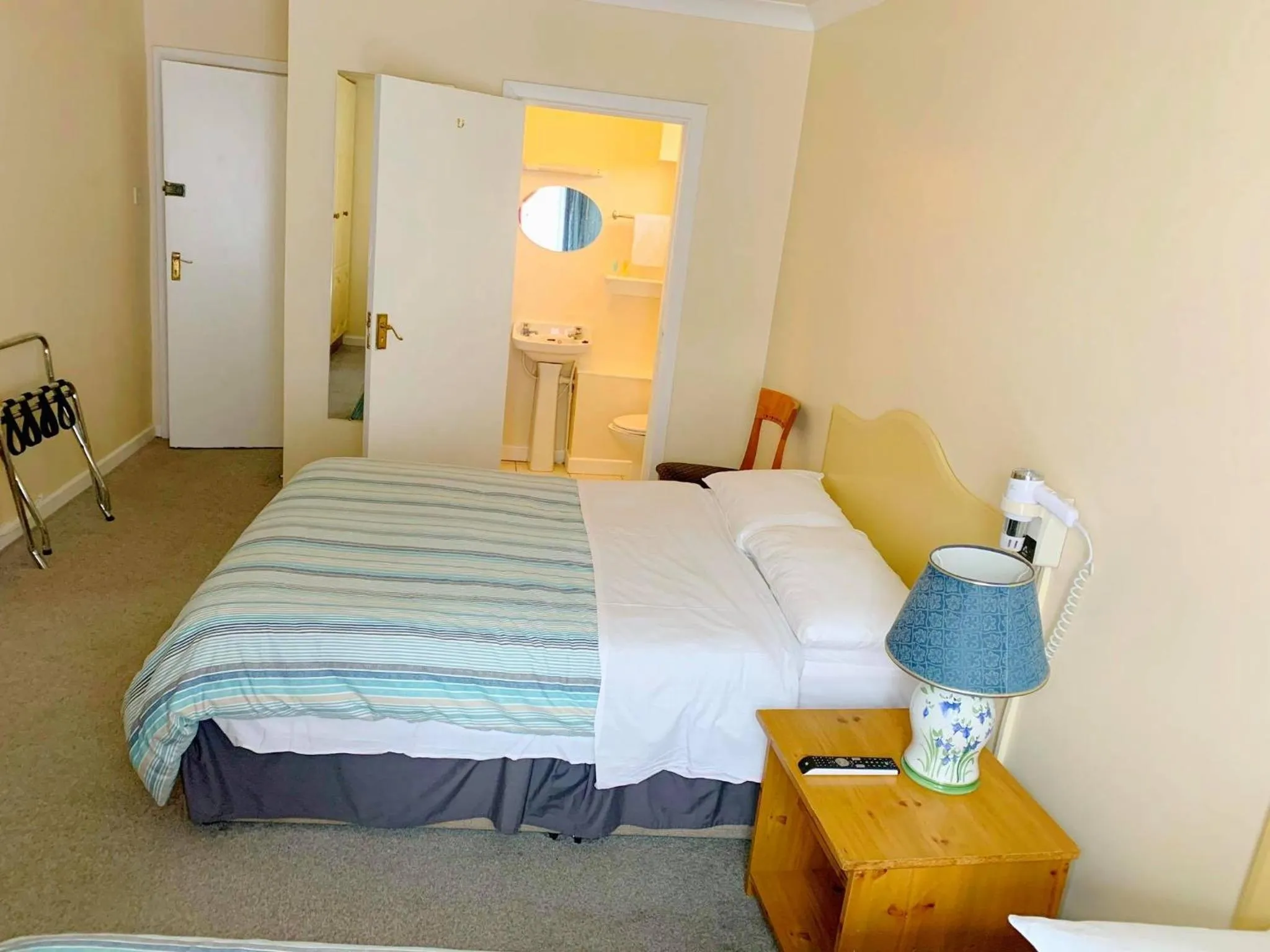 Shower, Bed in Redclyffe Guesthouse