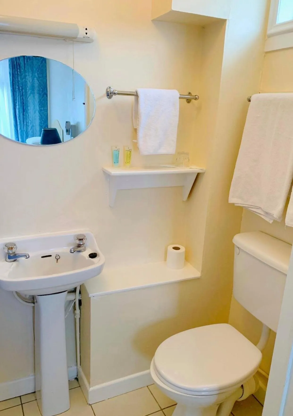 Shower in Redclyffe Guesthouse