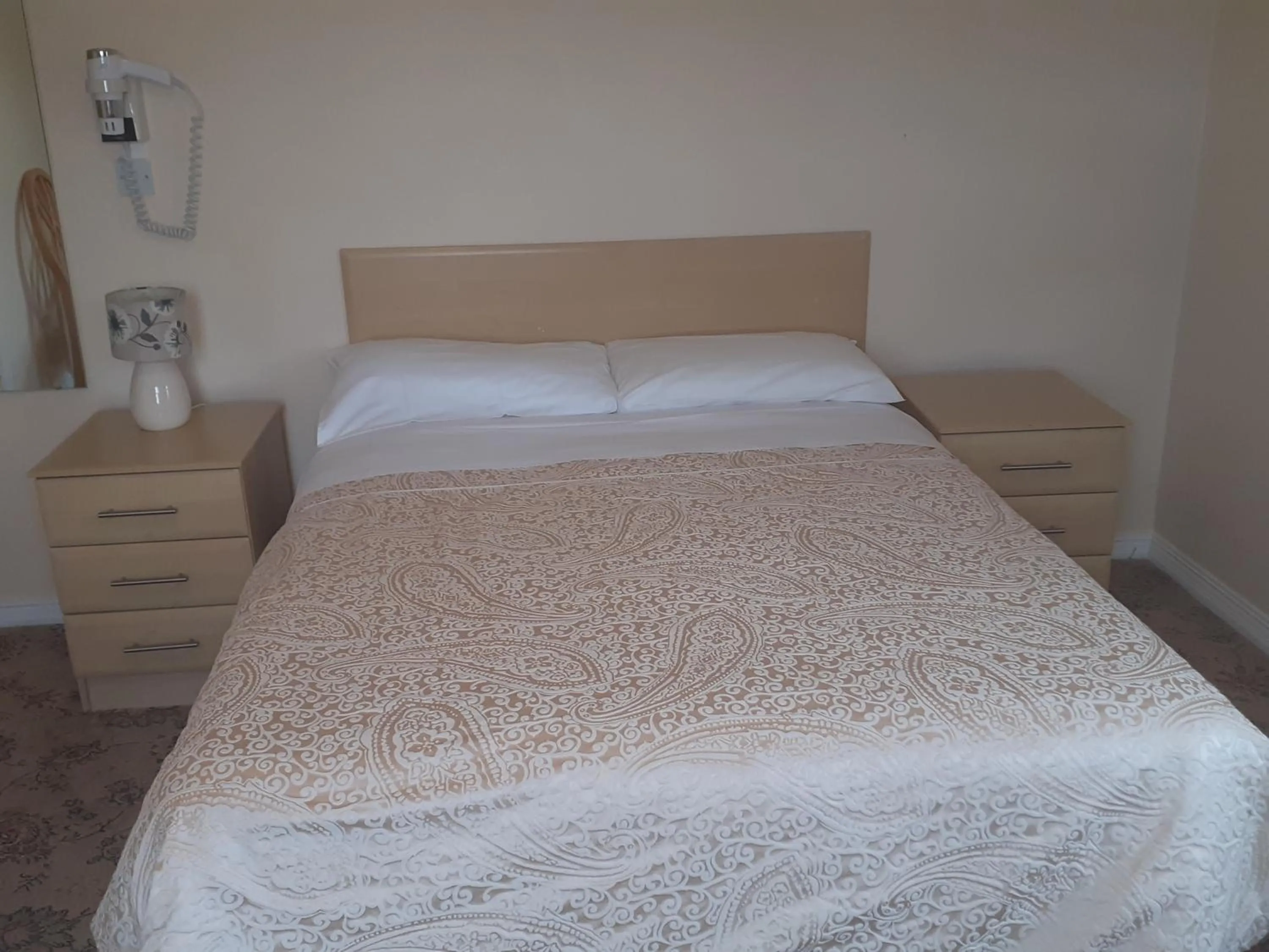 Bedroom, Bed in Redclyffe Guesthouse