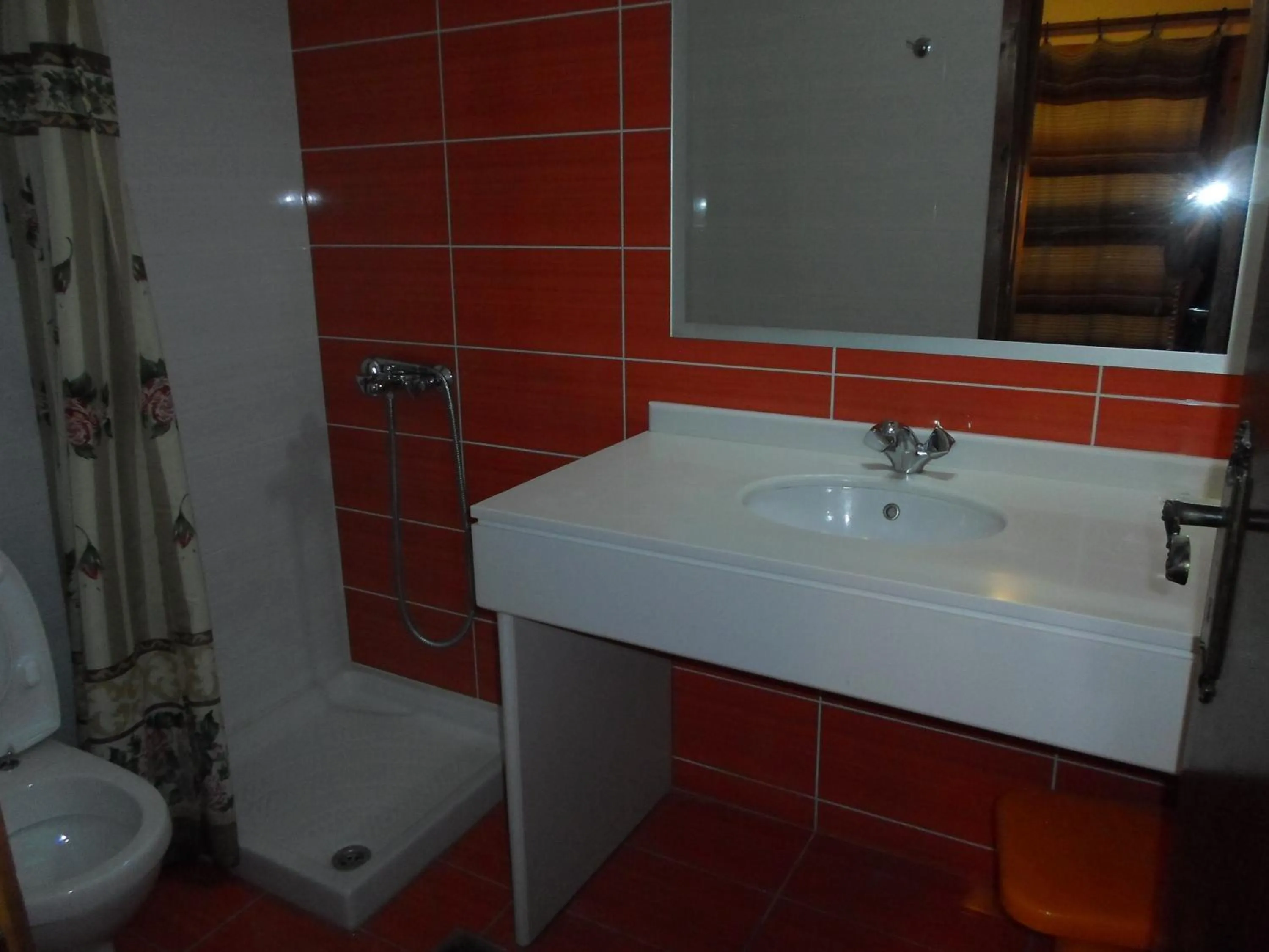 Bathroom in Mavroforos Hotel