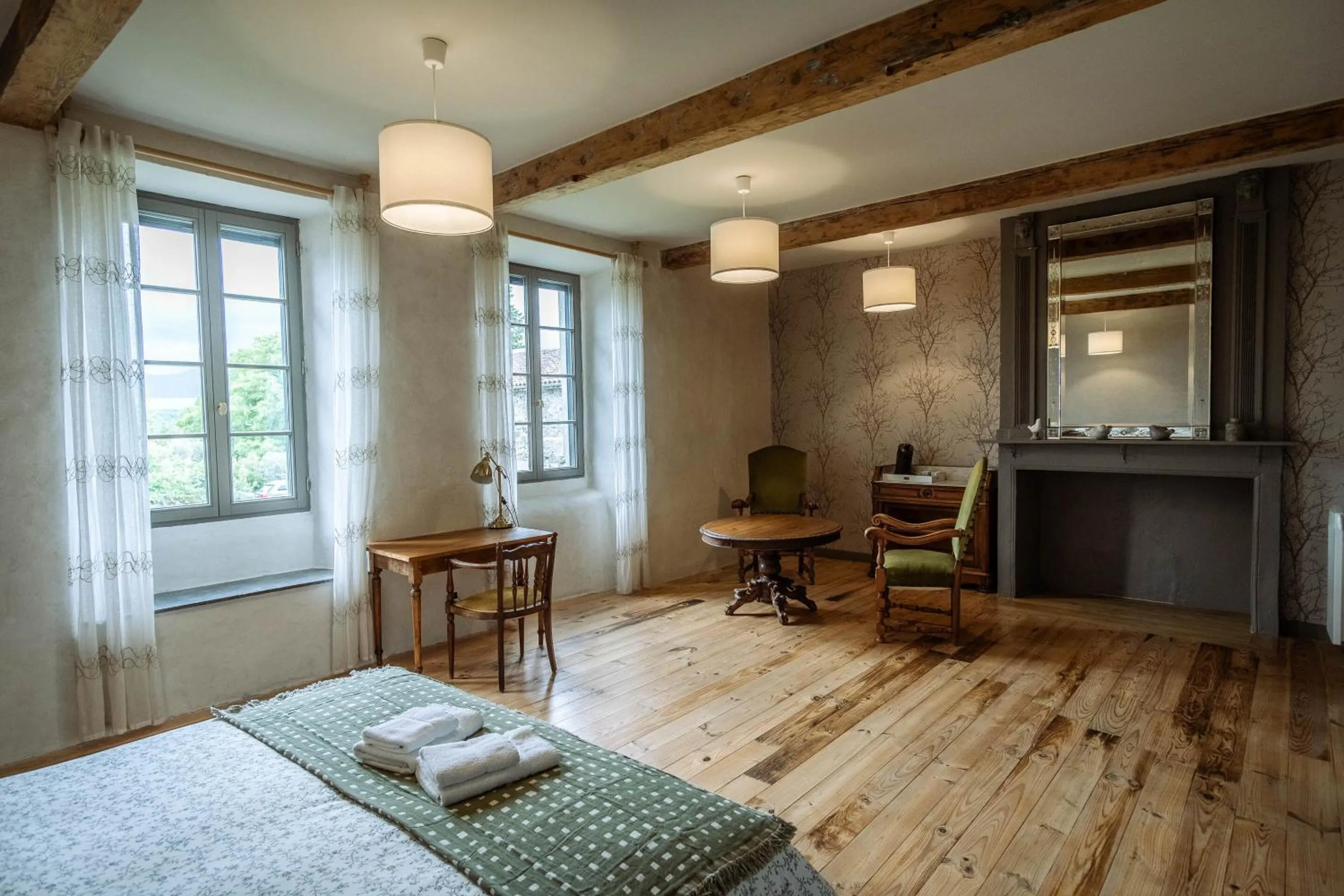 Bedroom, Bed in le closier