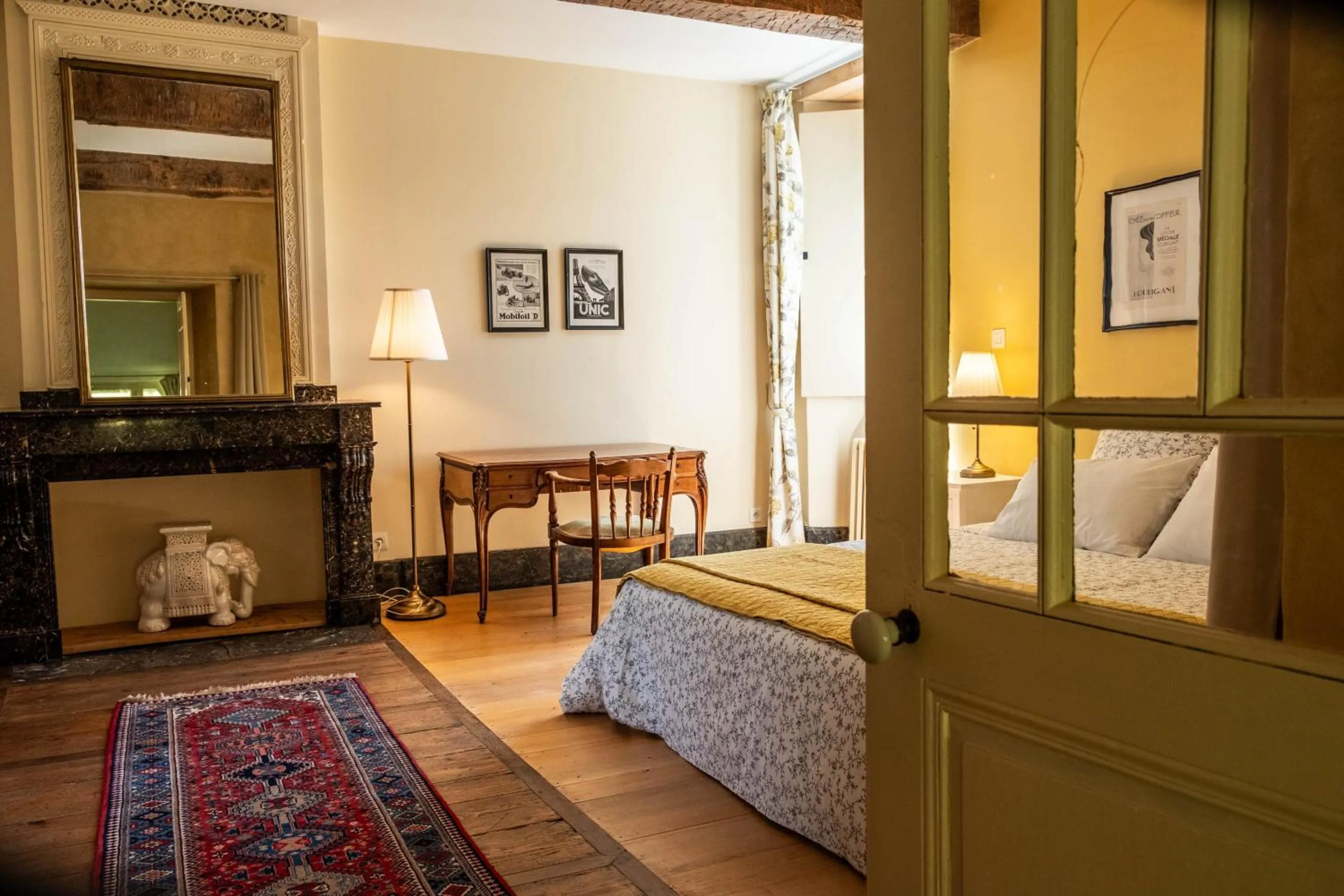 Bedroom, Bed in le closier