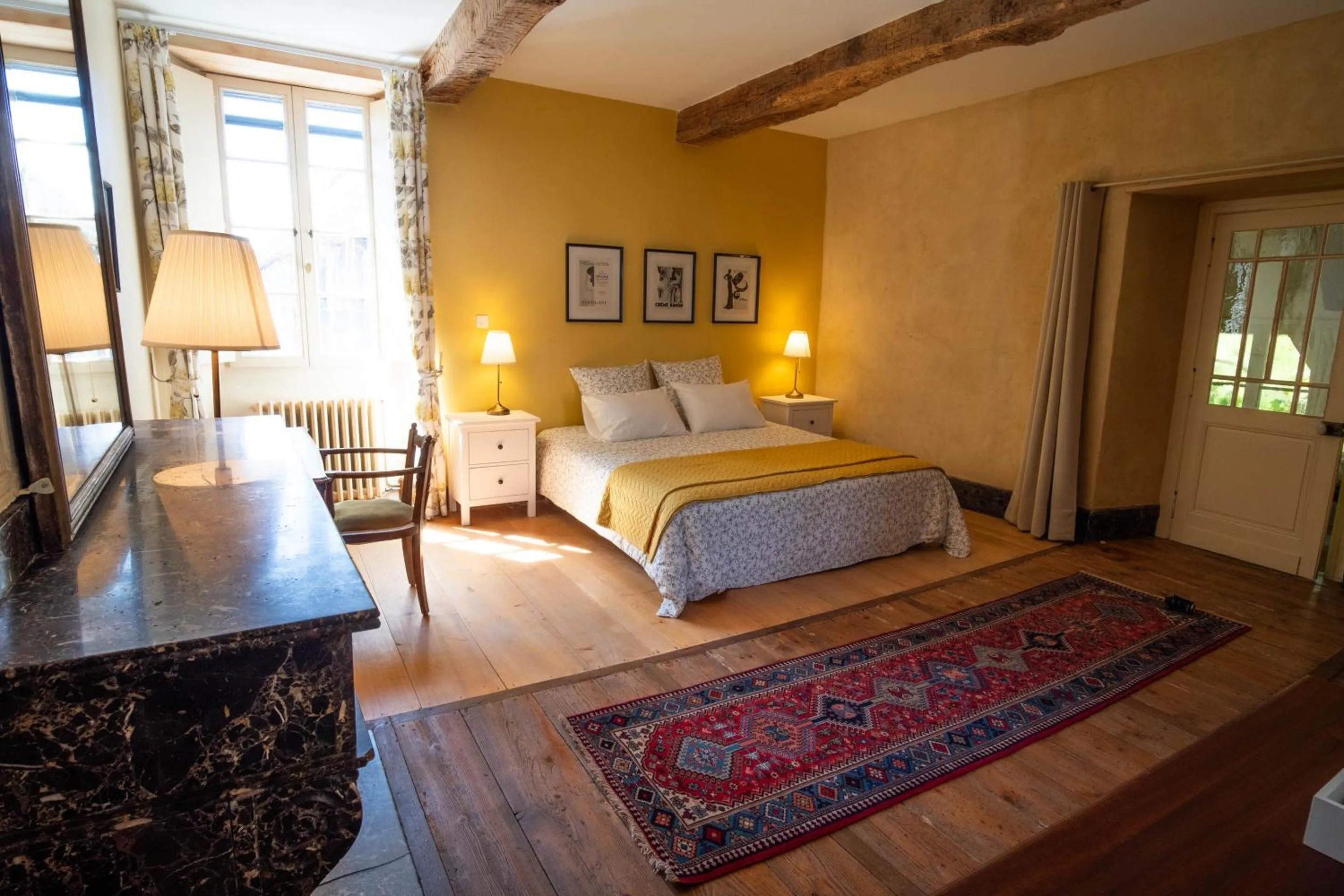 Bedroom, Bed in le closier