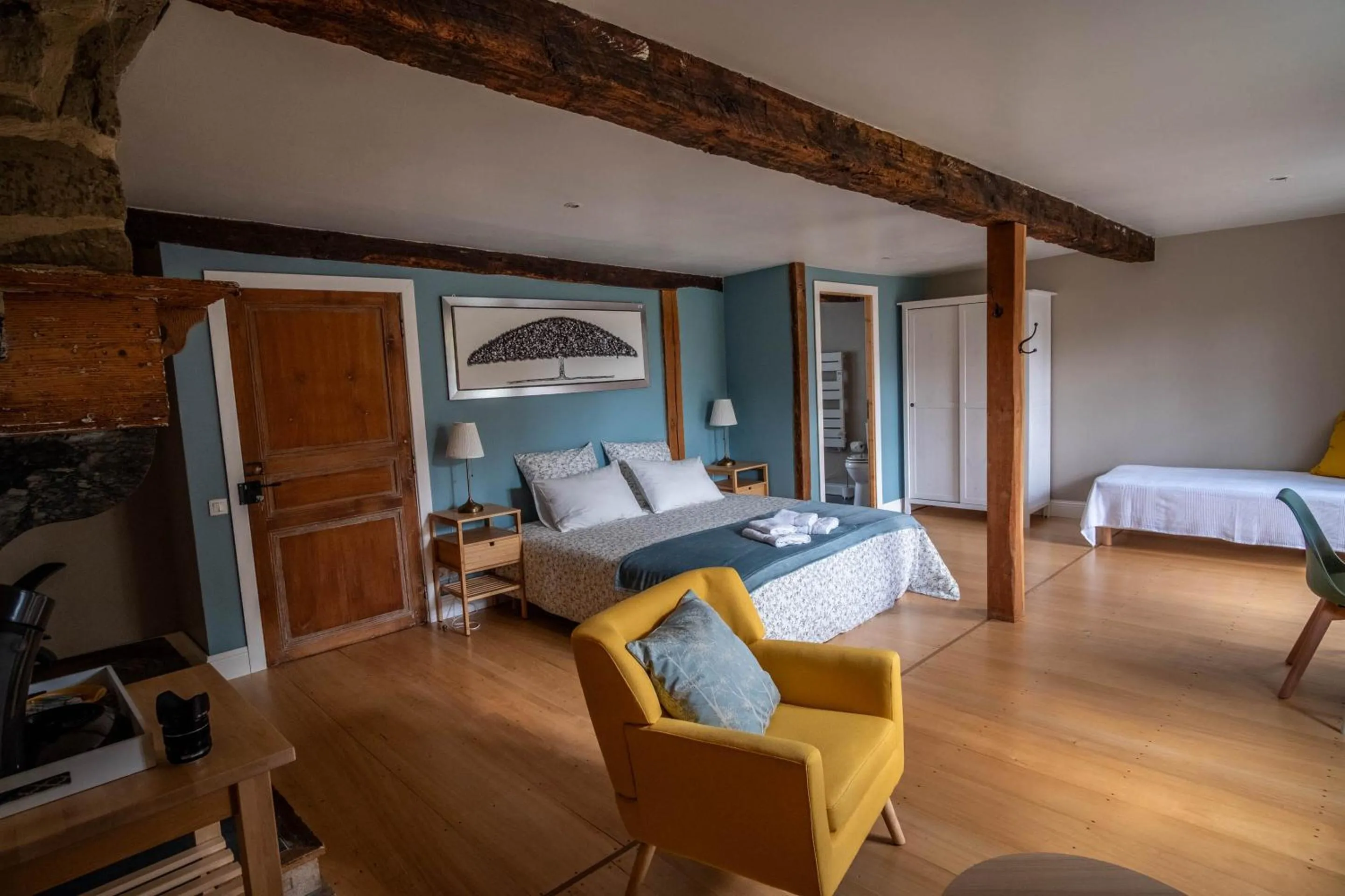 Bedroom, Bed in le closier