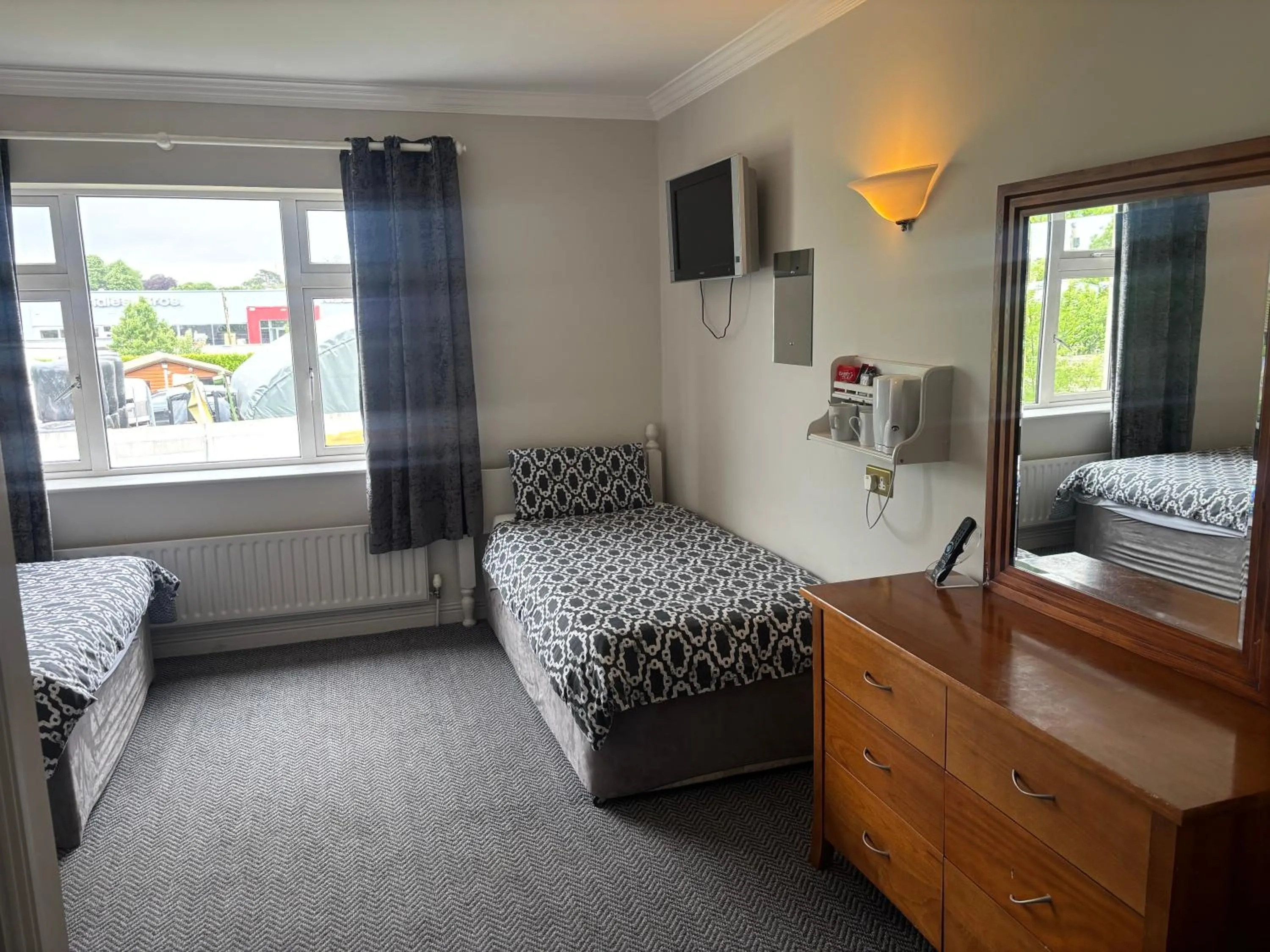 Bed in Harmony Inn - Glena House