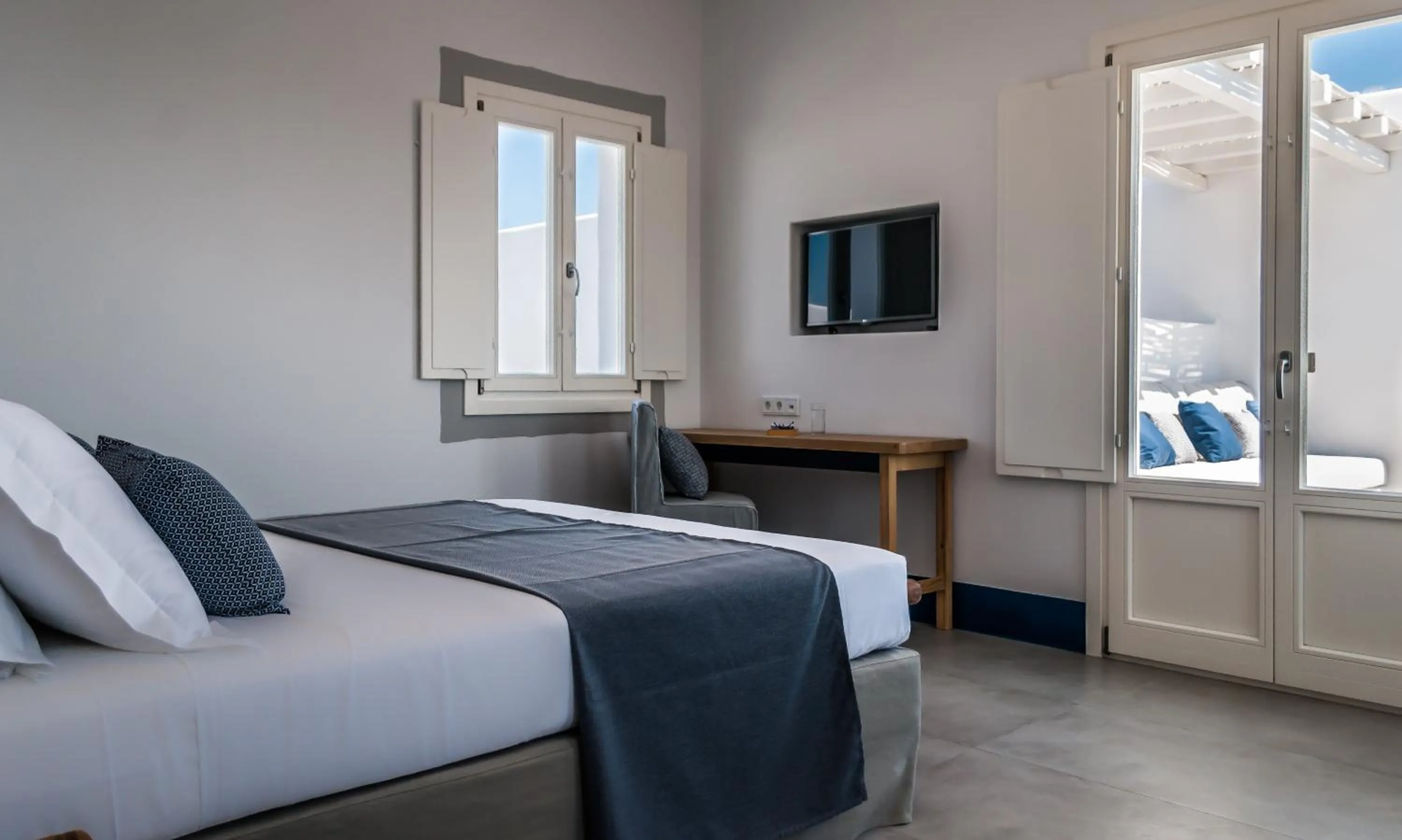 Living room, Bed in Milos Breeze Boutique Hotel